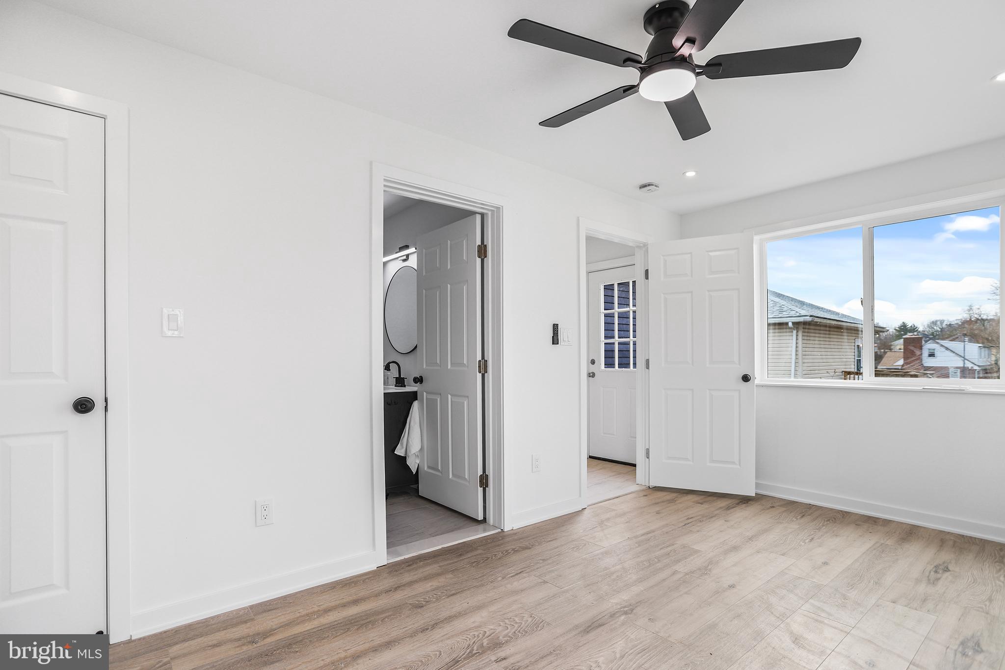 TWIN OAKS - Residential