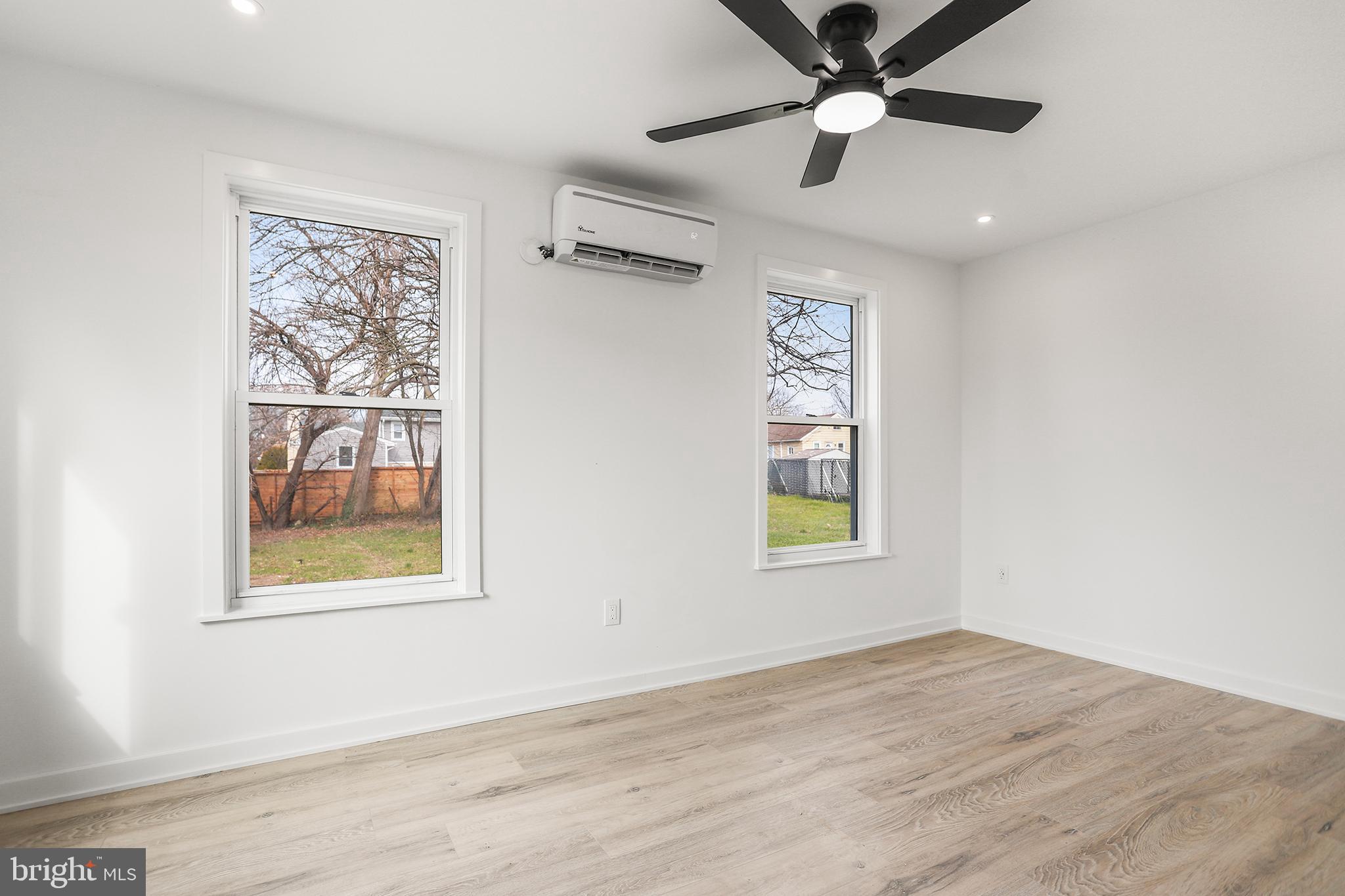 TWIN OAKS - Residential