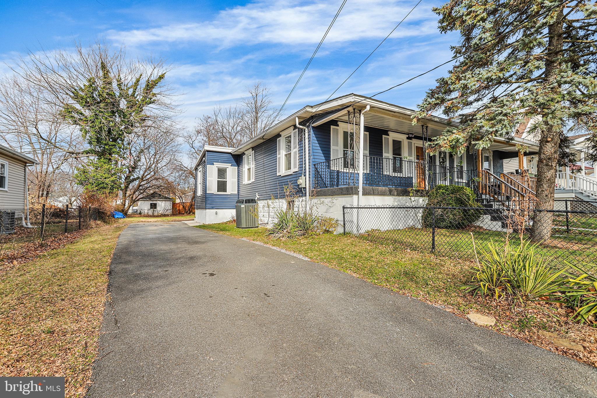 TWIN OAKS - Residential