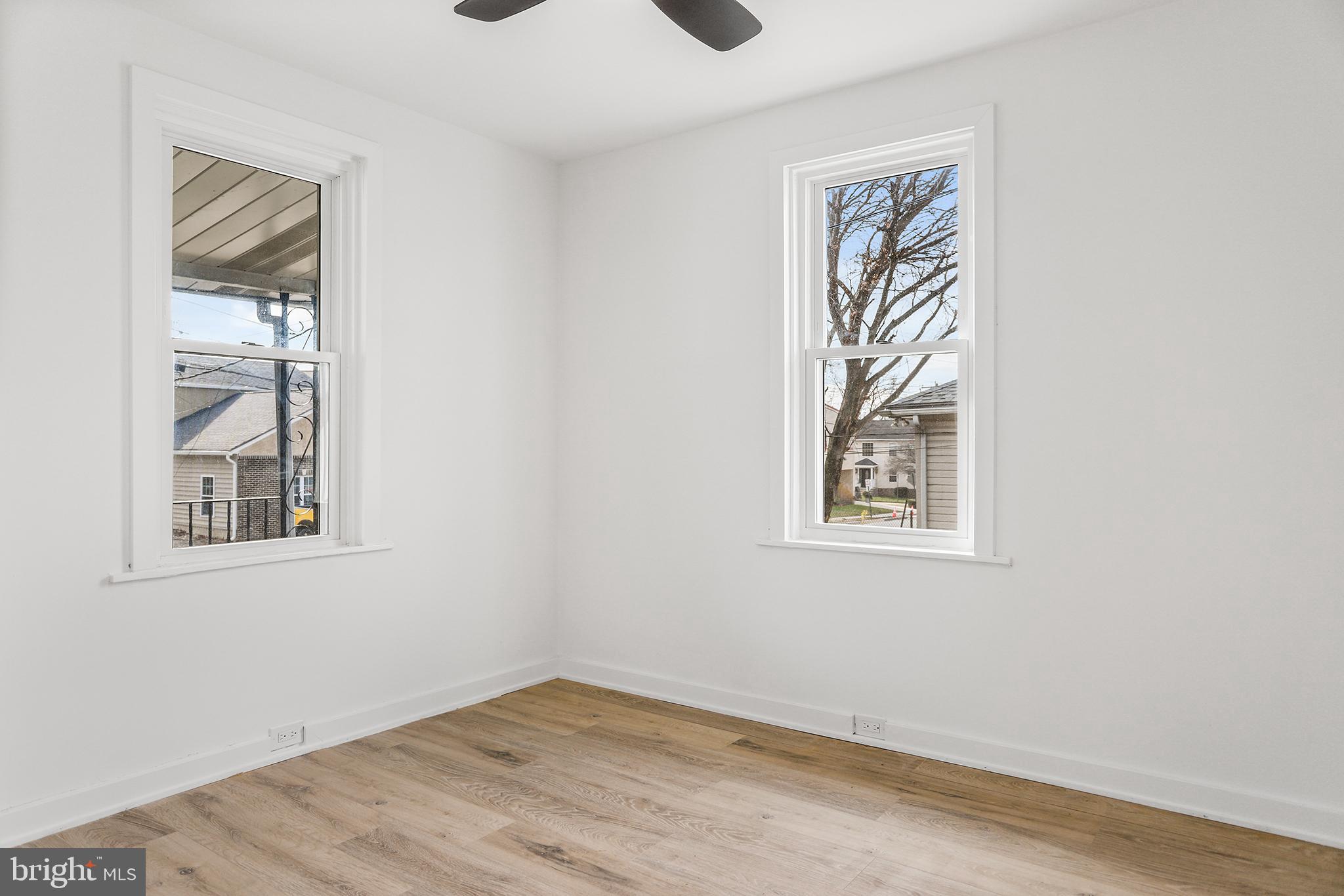 TWIN OAKS - Residential