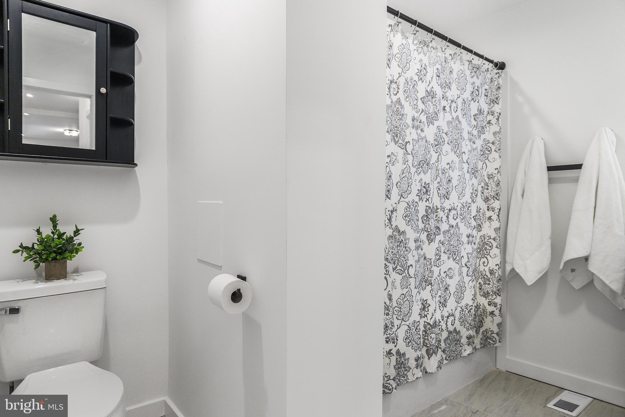 TWIN OAKS - Residential