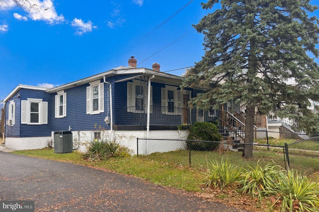 Photo of 124 Washington Avenue, UPPER CHICHESTER, PA 19014 (MLS # PADE2104588)