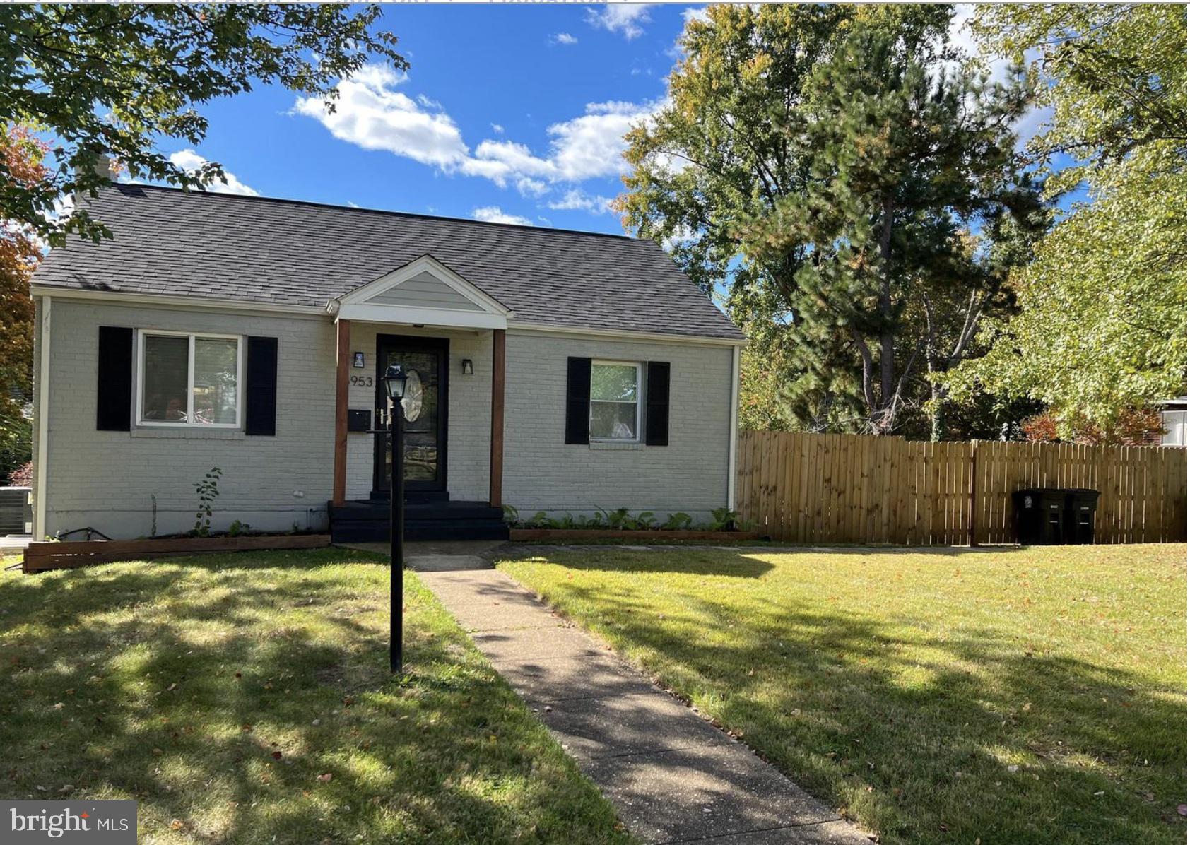 WOODLAWN - Residential