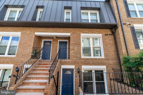 Photo of 2117 N Monroe Street N #D, ARLINGTON, VA 22207 (MLS # VAAR2080662)