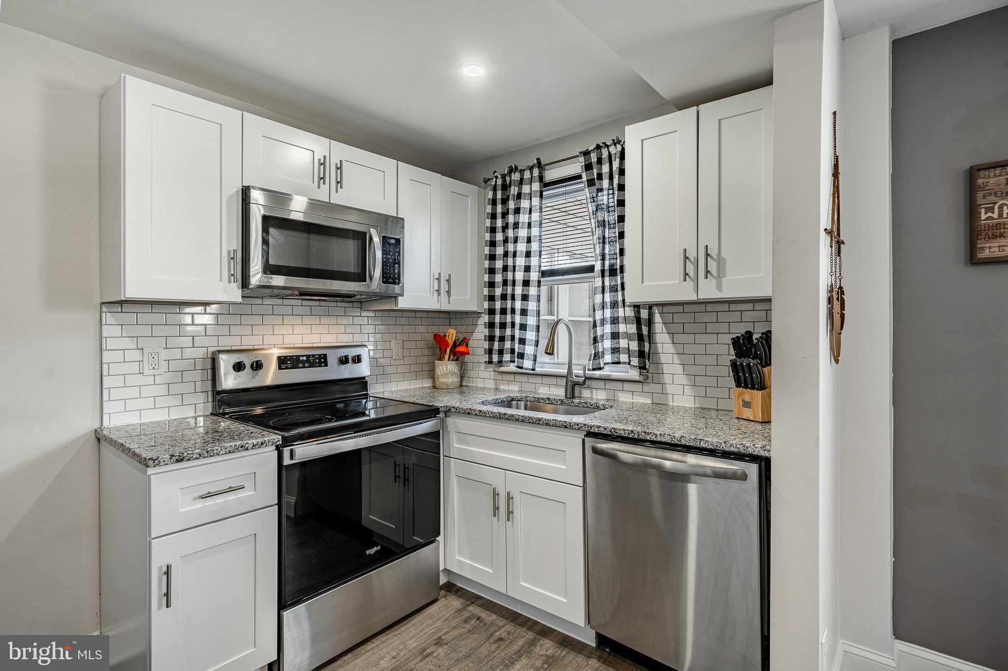 LEEDOM ESTS - Residential