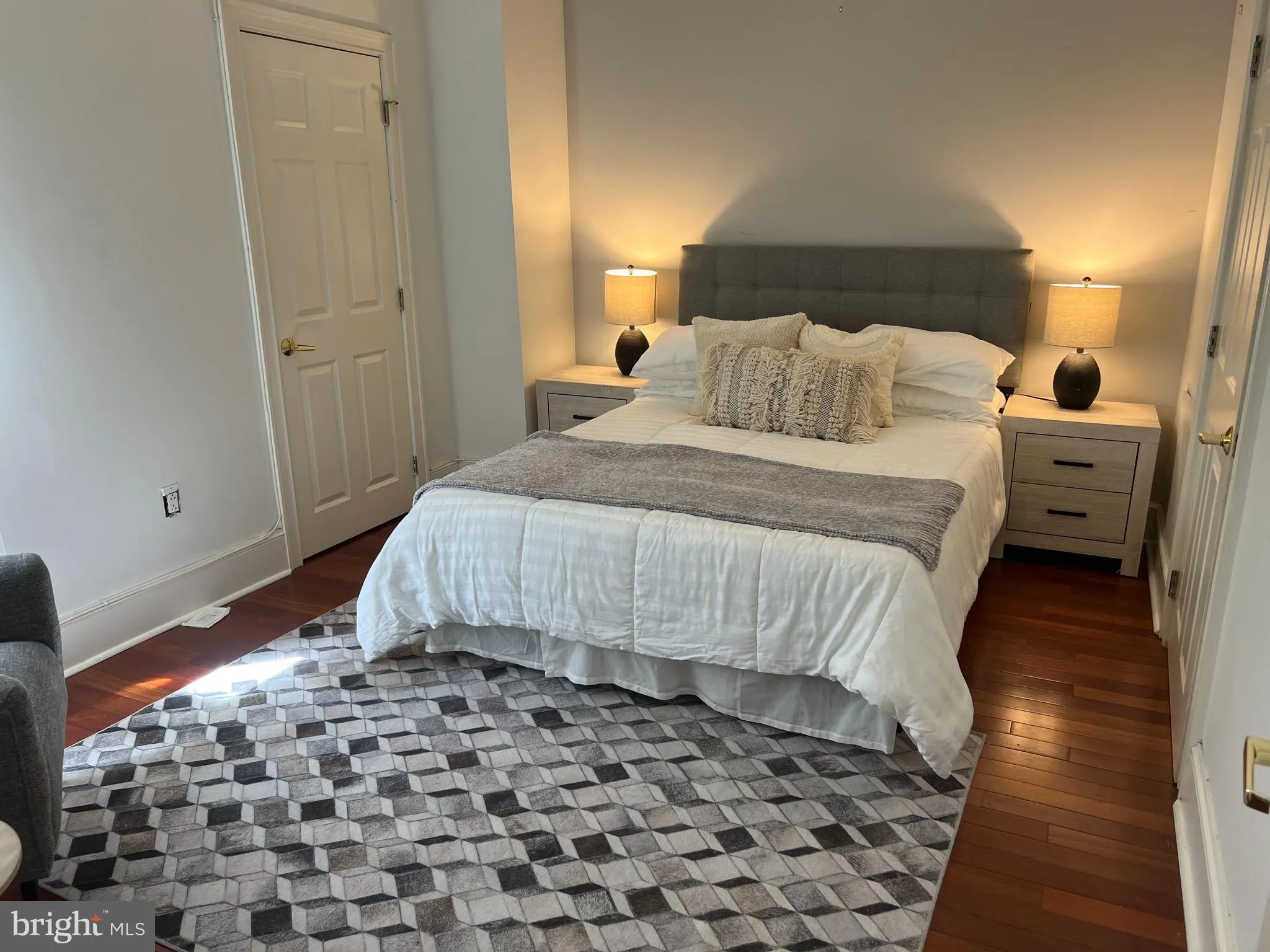 Philadelphia, Pennsylvania 19102, United States, 1 Bedroom Bedrooms, ,1 BathroomBathrooms,Residential,Active,44196