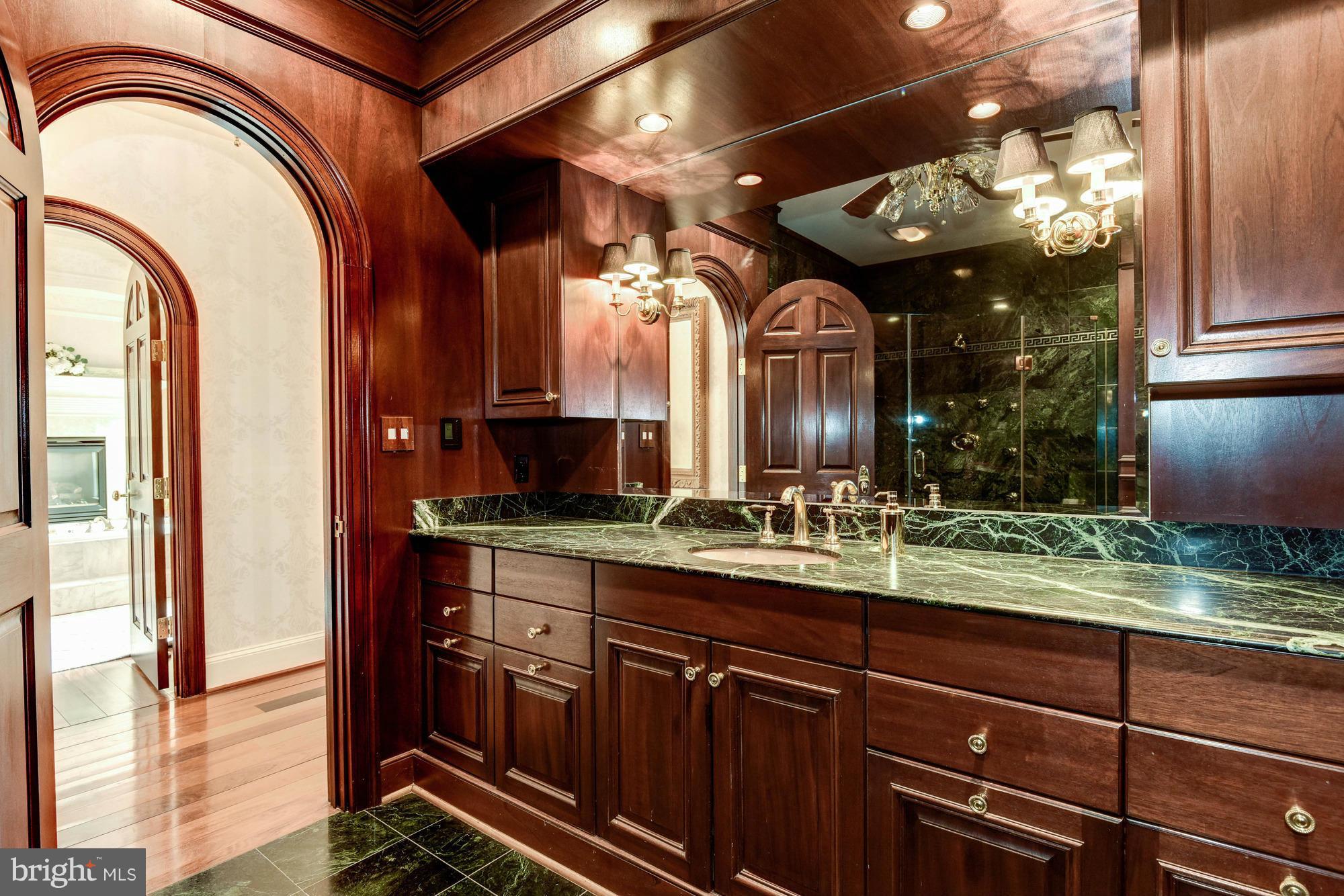 SADDLE RIDGE - Residential