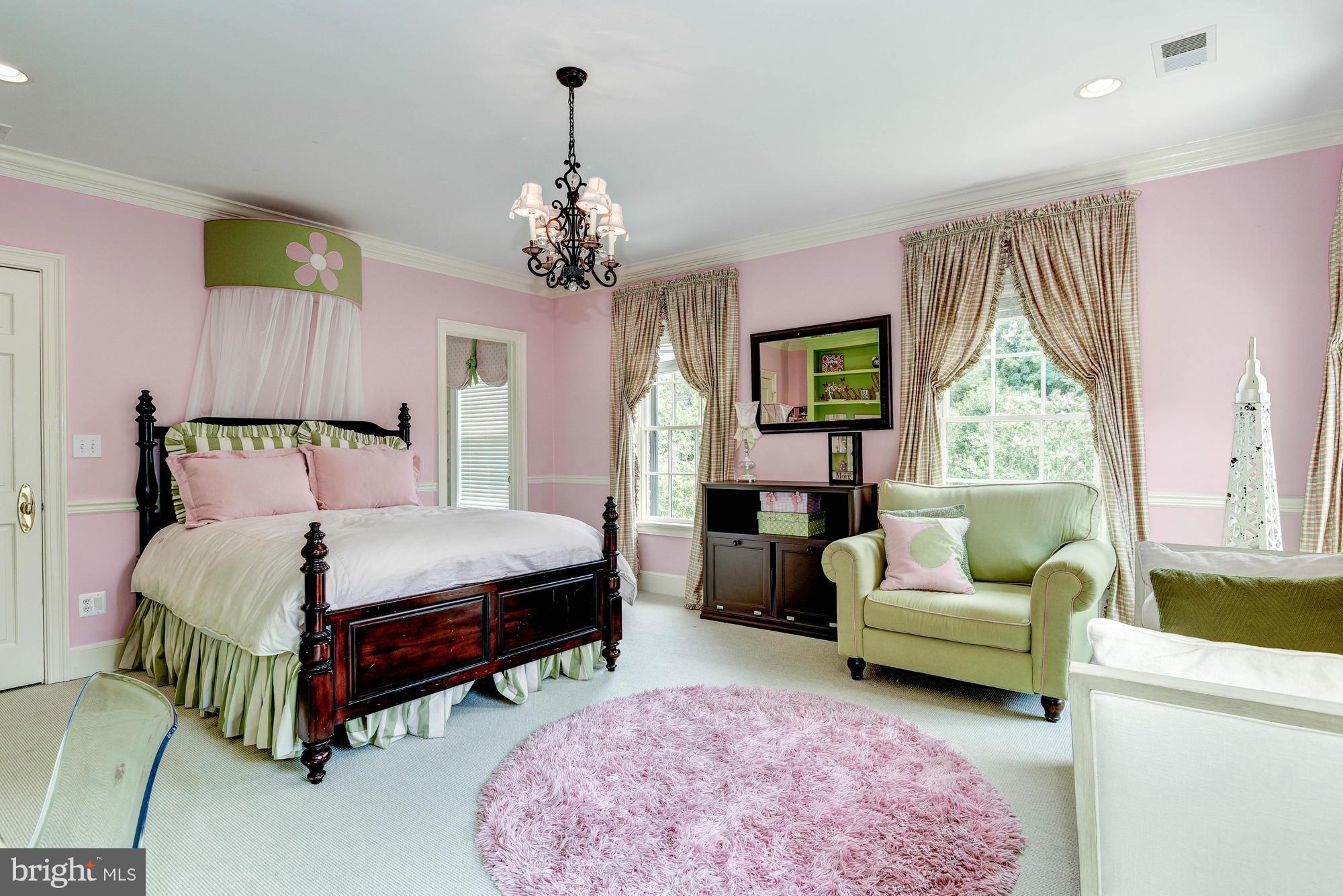 SADDLE RIDGE - Residential