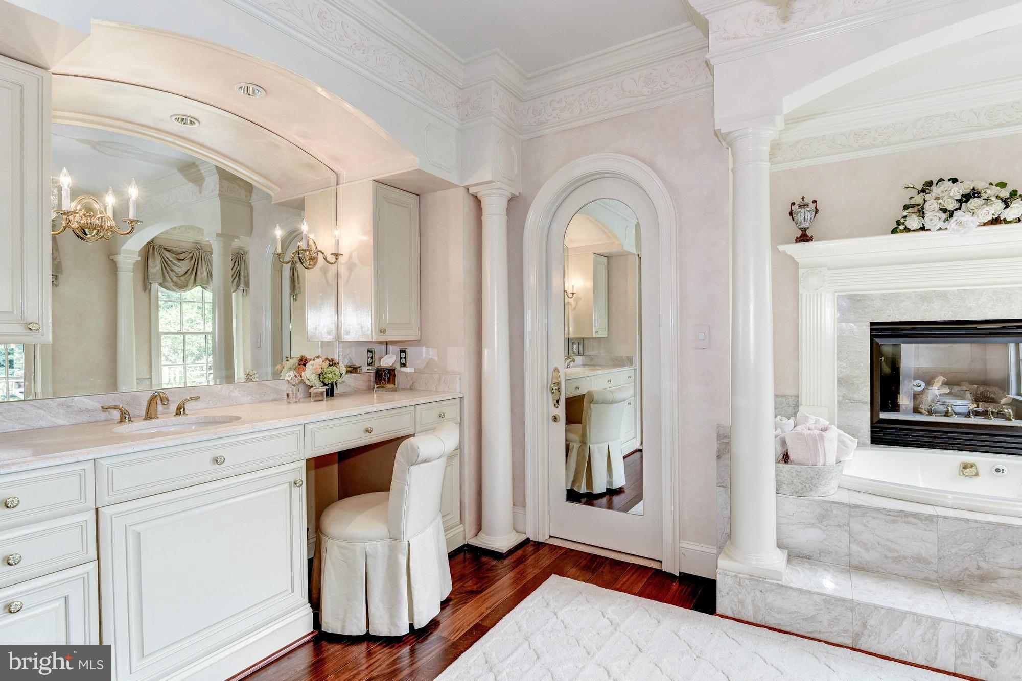 SADDLE RIDGE - Residential