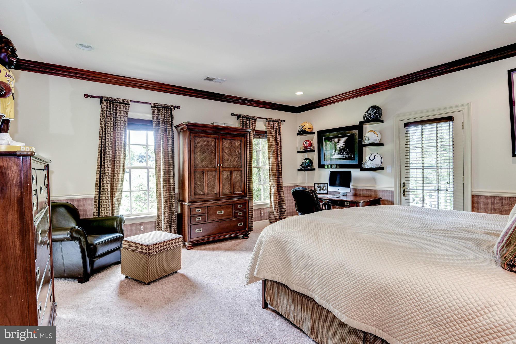 SADDLE RIDGE - Residential