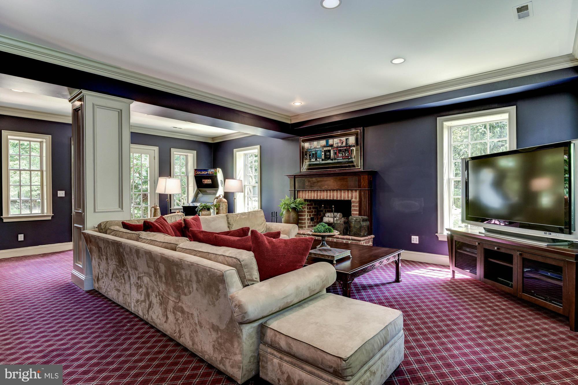 SADDLE RIDGE - Residential