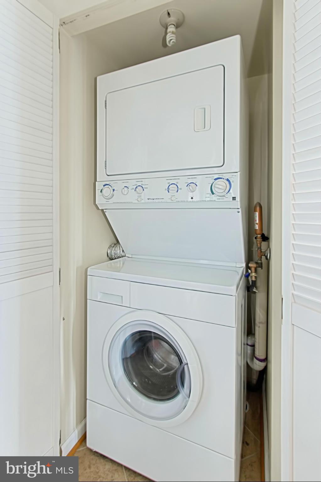 ALTA VISTA - Residential Lease