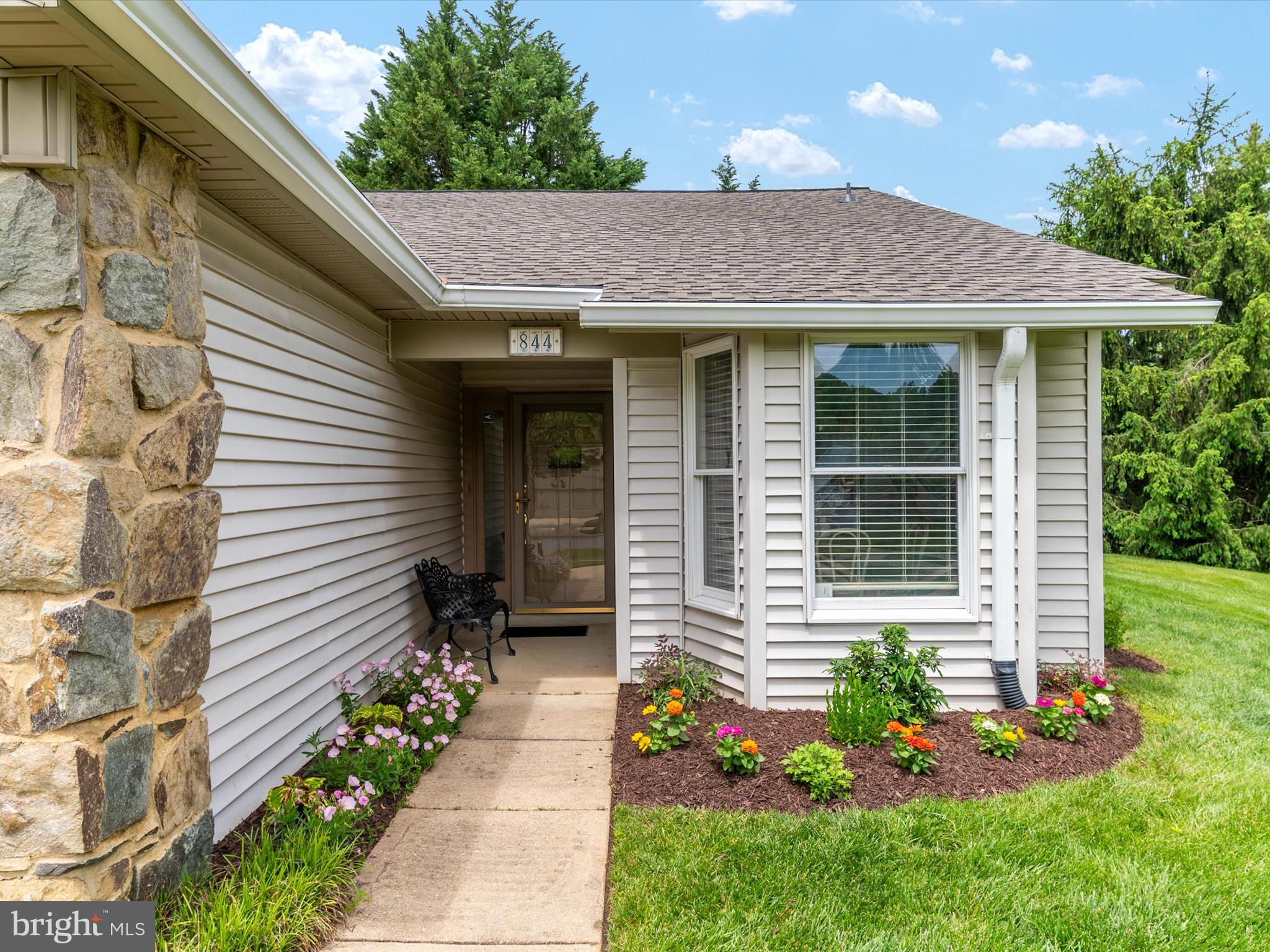 844 SINGING HILLS COURT