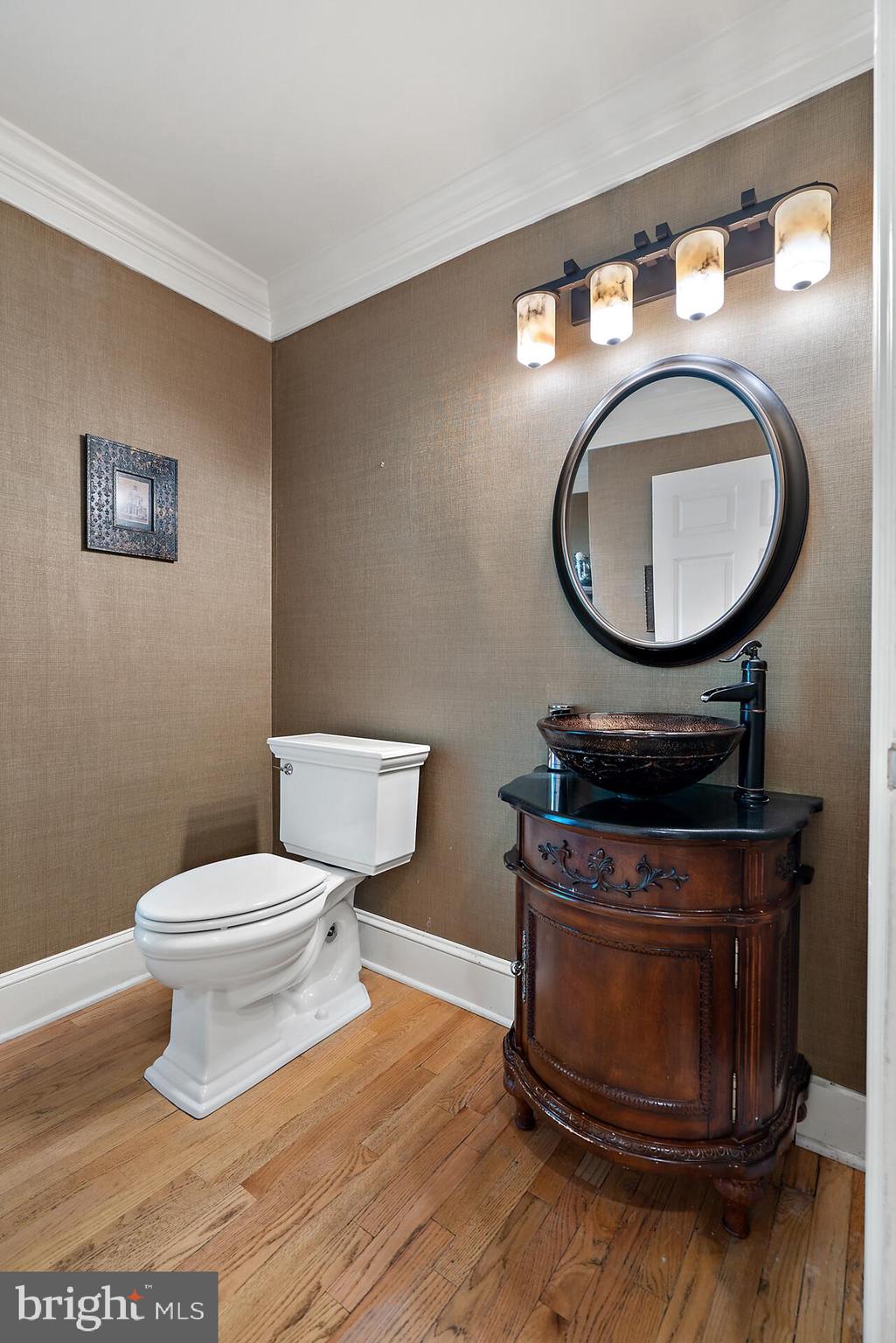 KINGSTON CHASE - Residential