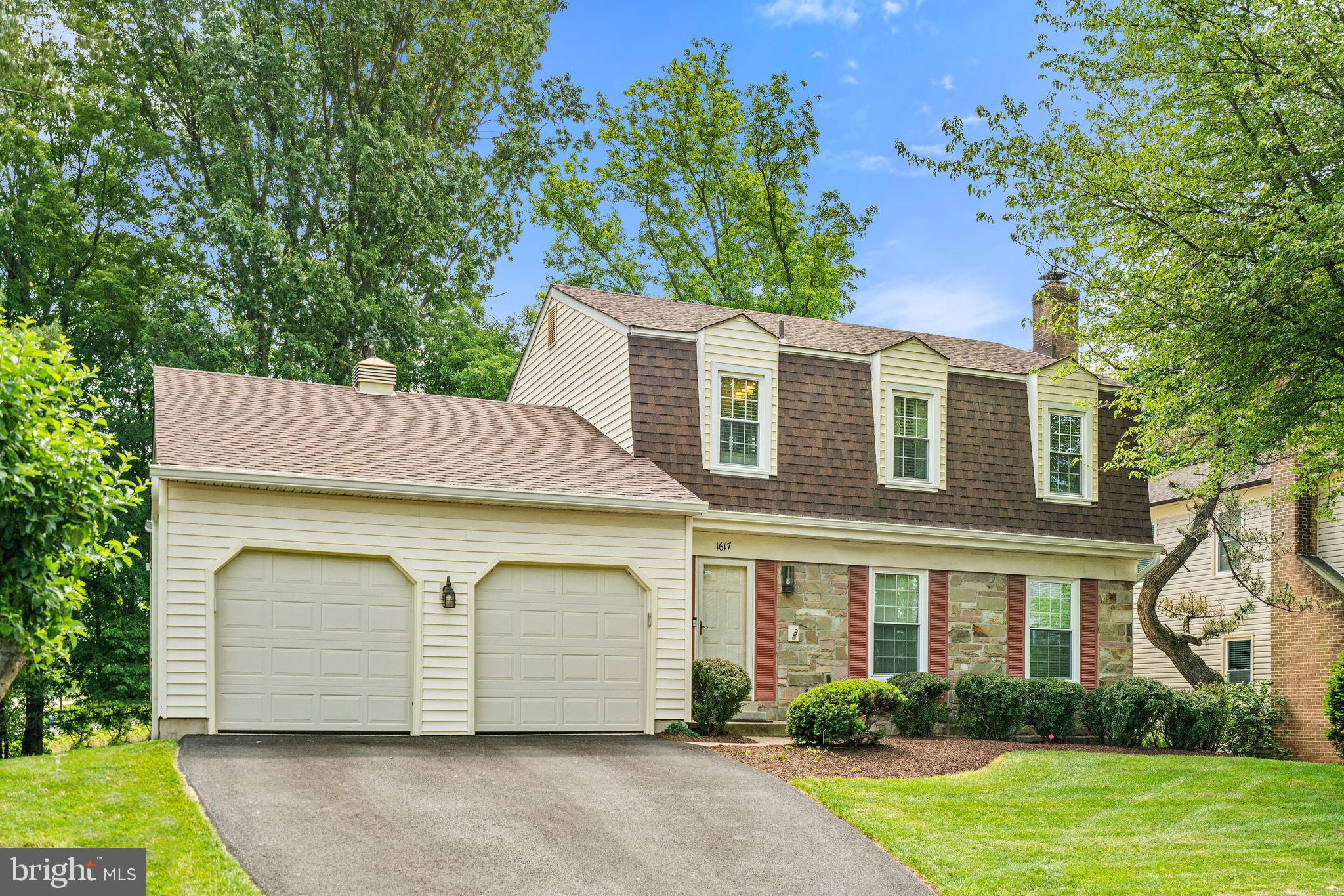 KINGSTON CHASE - Residential