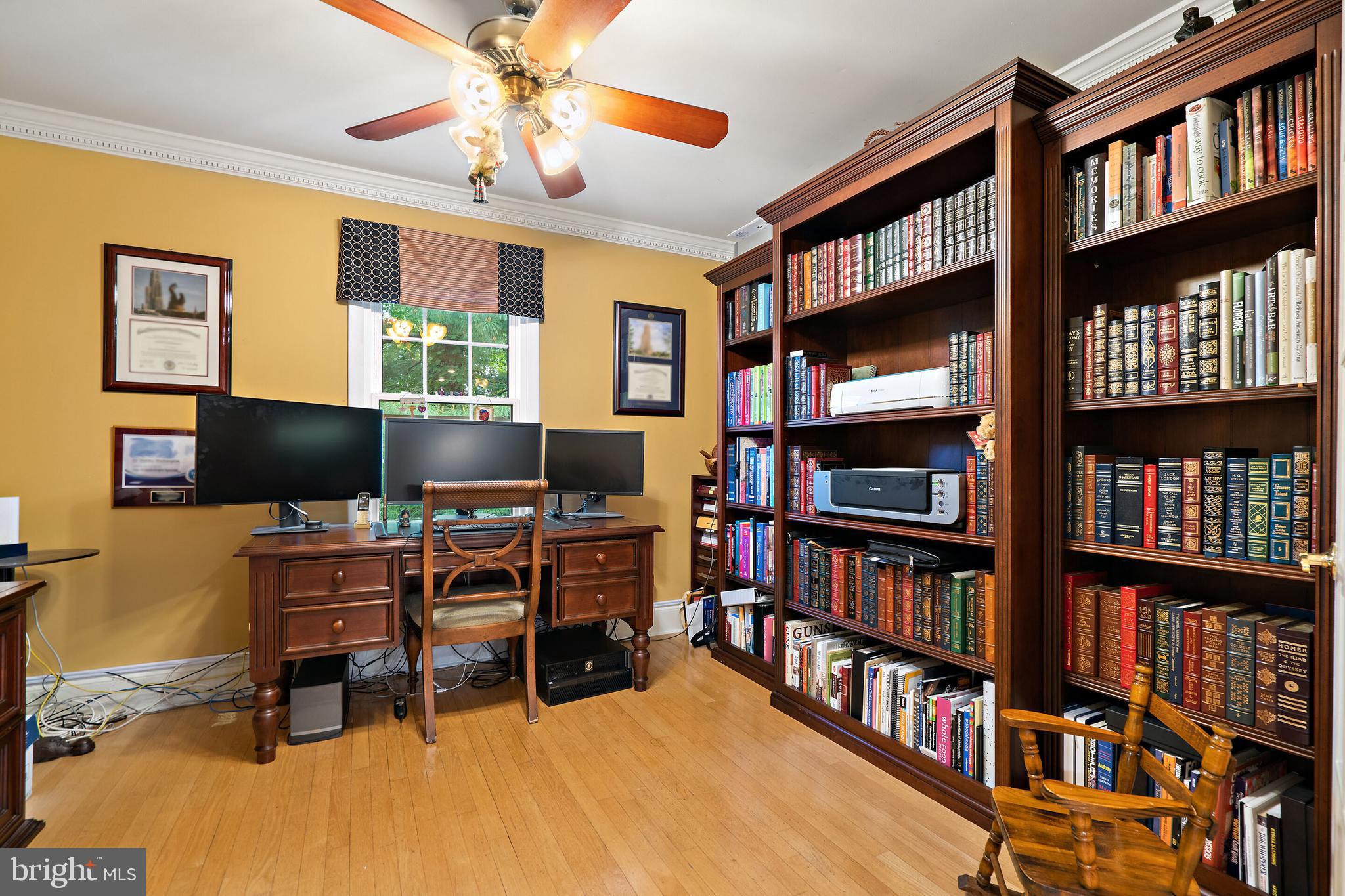 KINGSTON CHASE - Residential