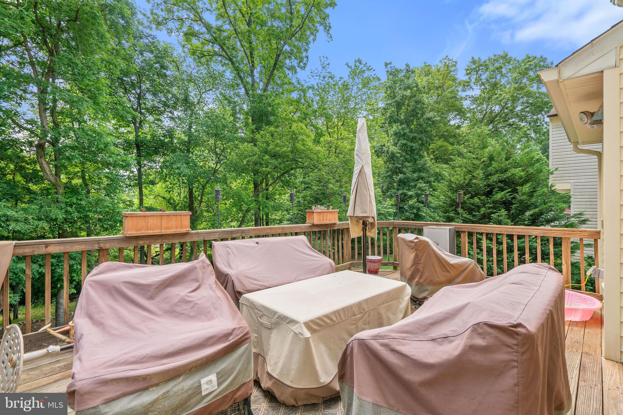 KINGSTON CHASE - Residential