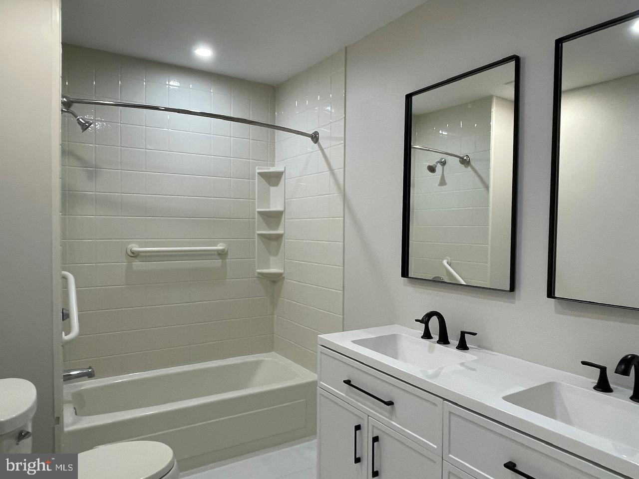 WEATHERSTONE - Residential Lease