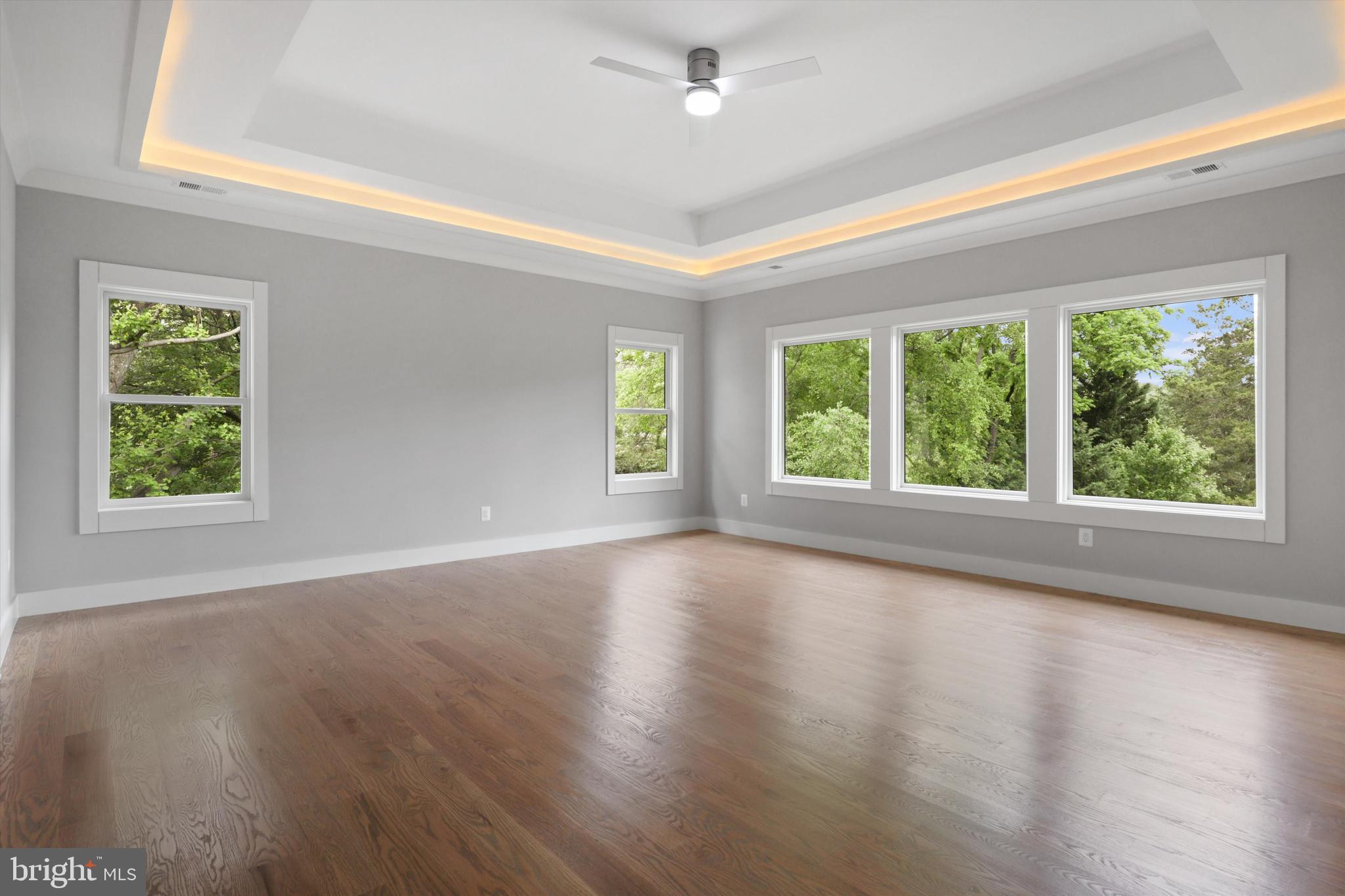 VIENNA WOODS - Residential