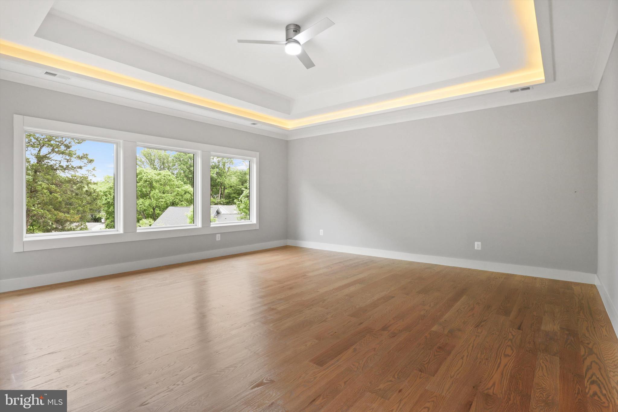 VIENNA WOODS - Residential