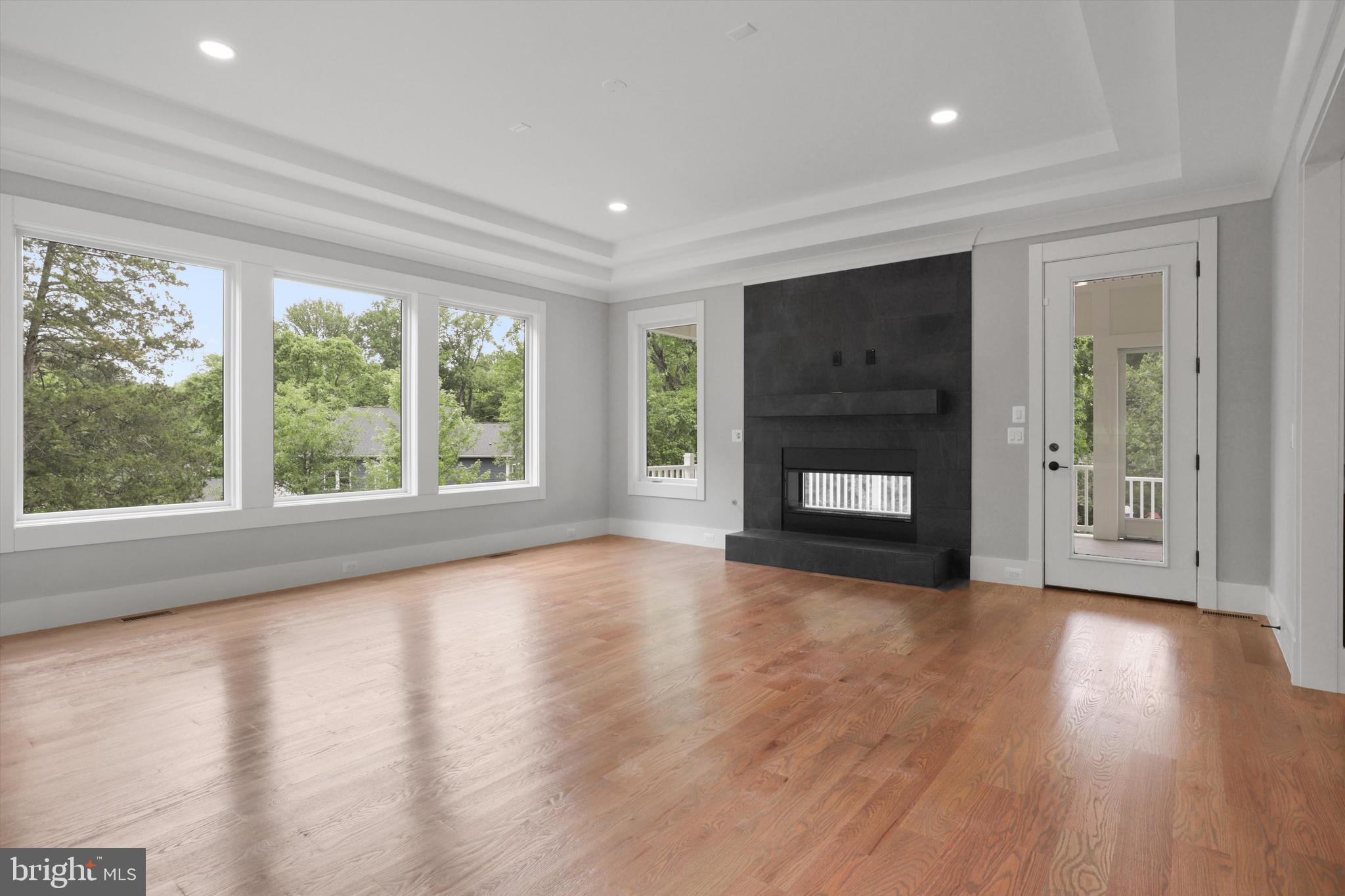 VIENNA WOODS - Residential