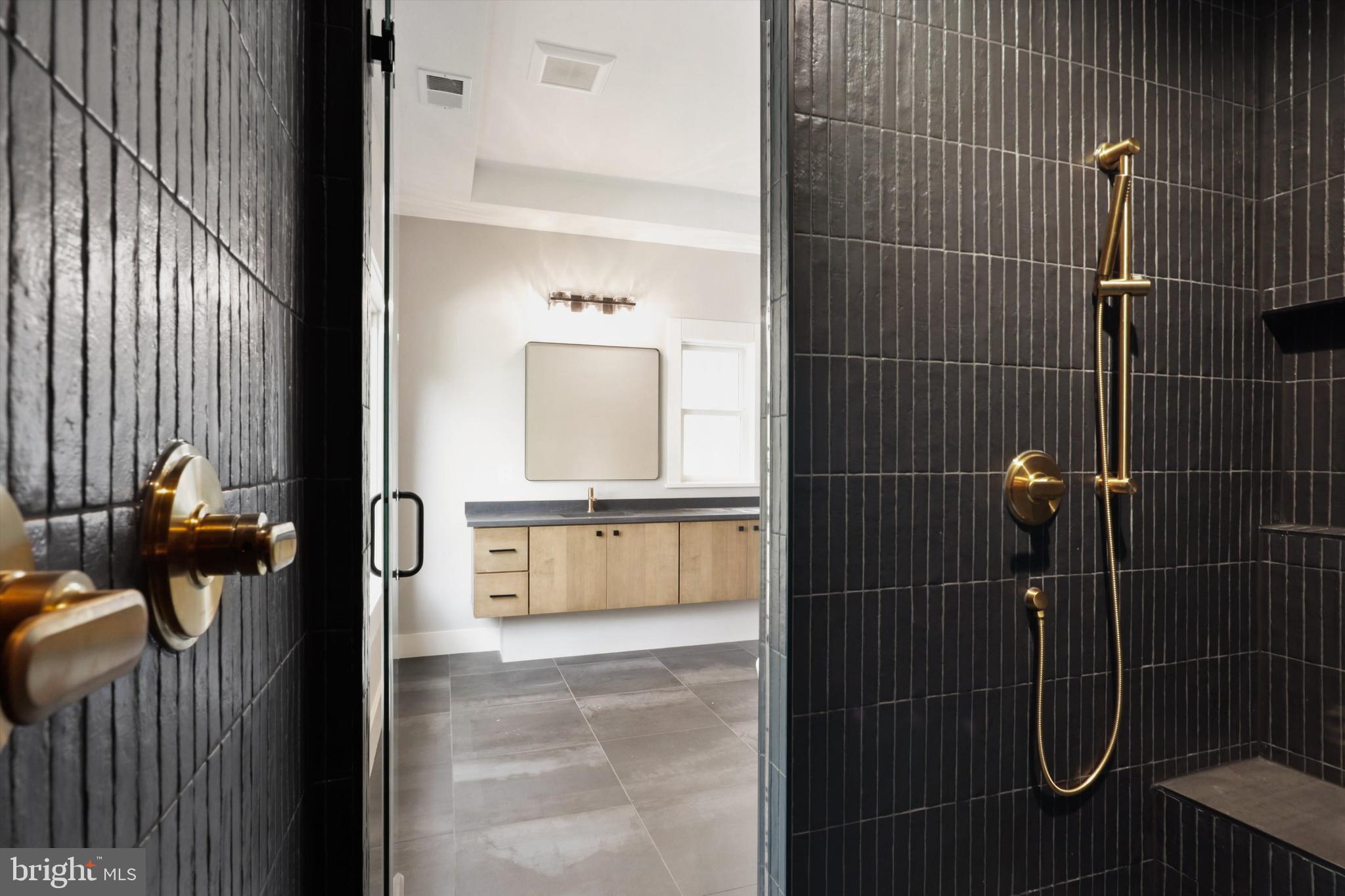 VIENNA WOODS - Residential