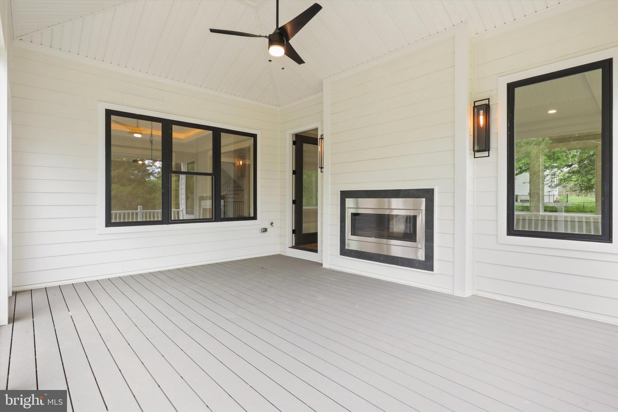 VIENNA WOODS - Residential