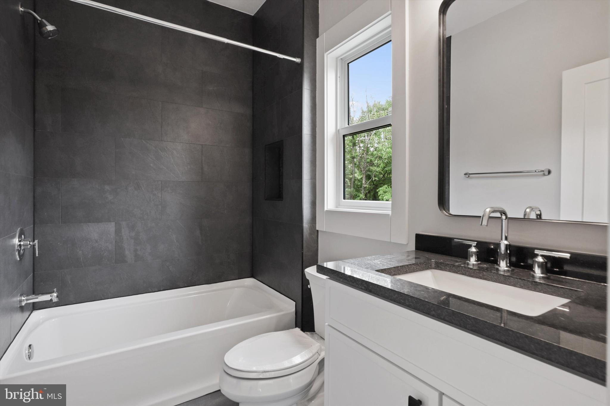 VIENNA WOODS - Residential