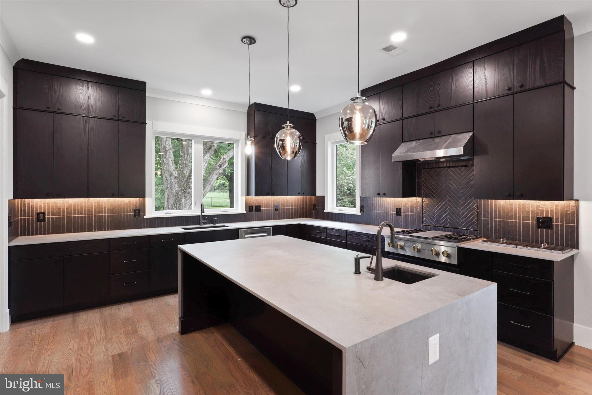 VIENNA WOODS - Residential