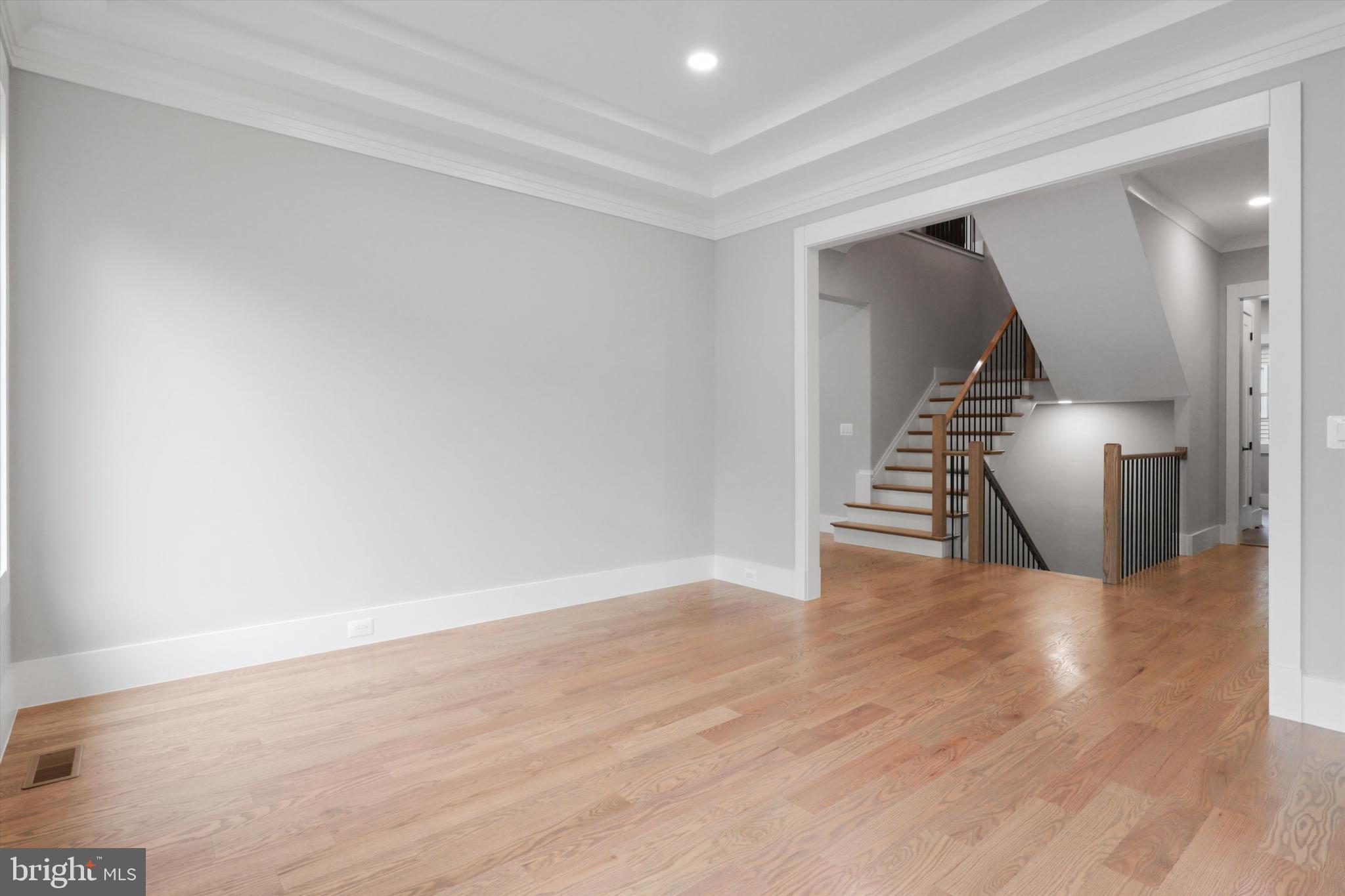 VIENNA WOODS - Residential