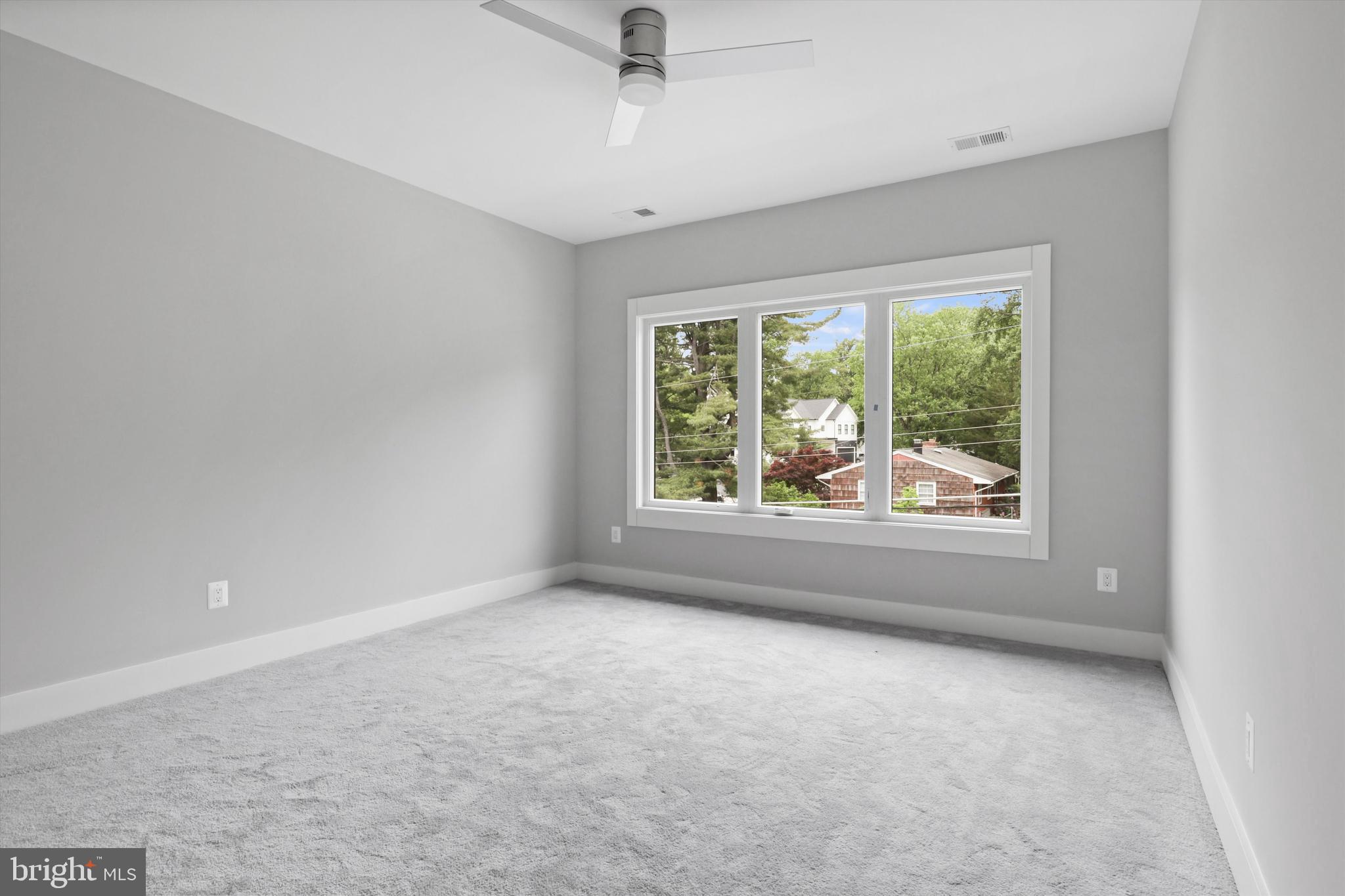 VIENNA WOODS - Residential