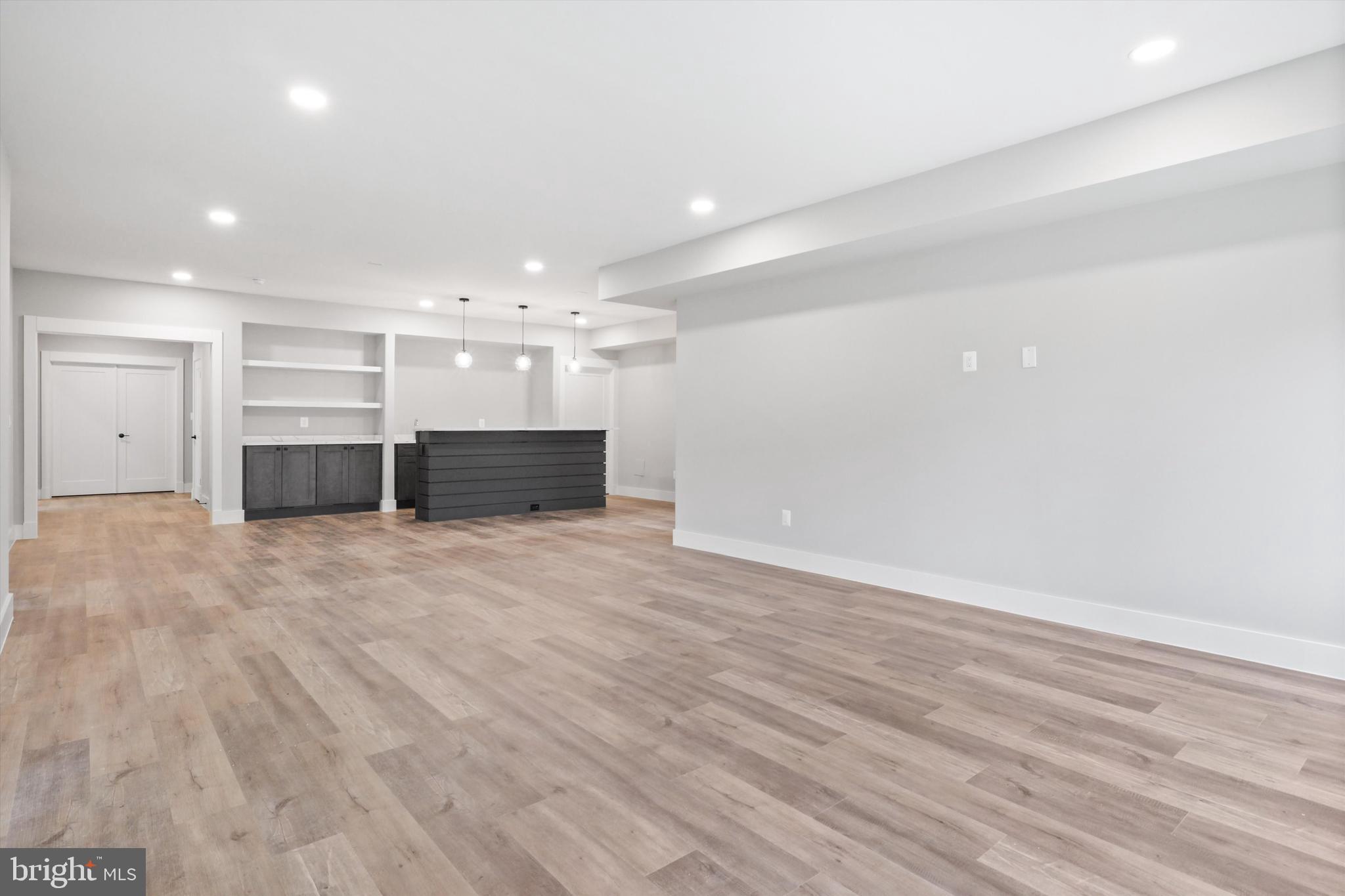 VIENNA WOODS - Residential