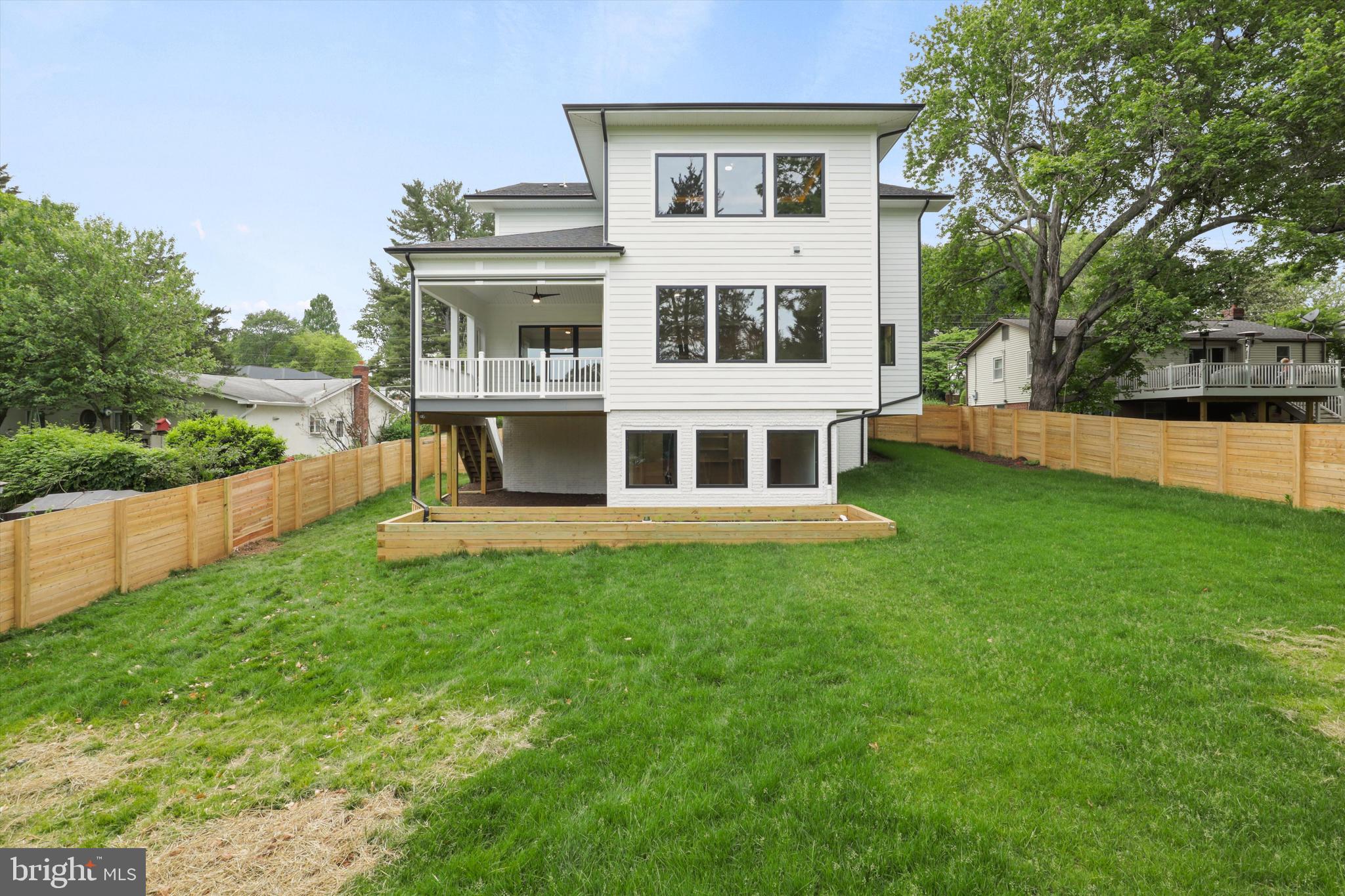 VIENNA WOODS - Residential