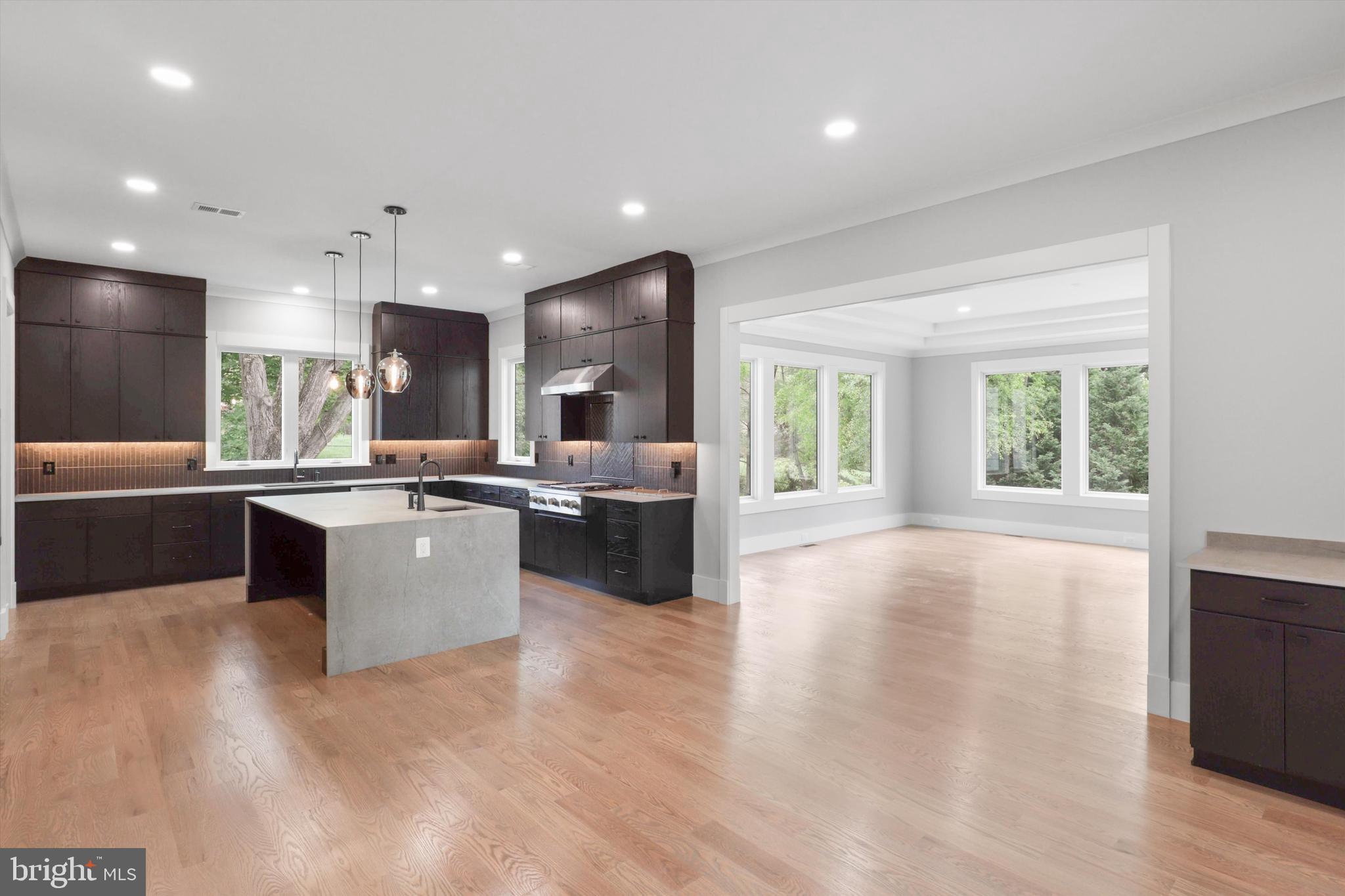 VIENNA WOODS - Residential