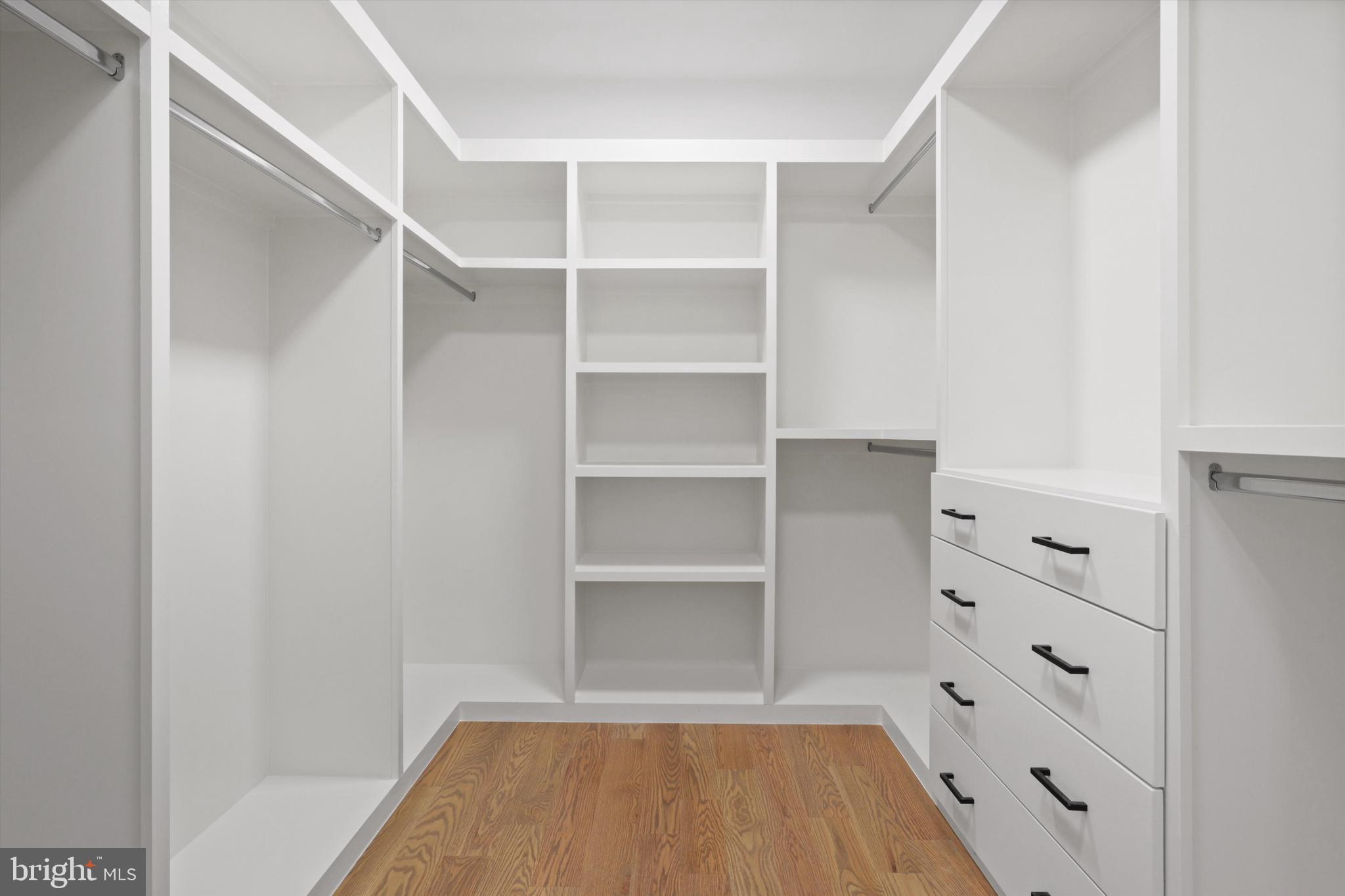 VIENNA WOODS - Residential