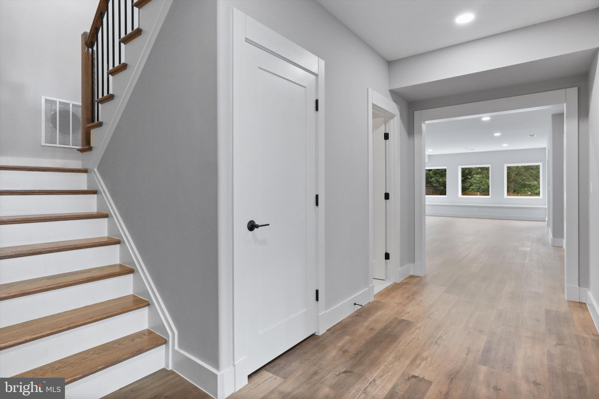 VIENNA WOODS - Residential