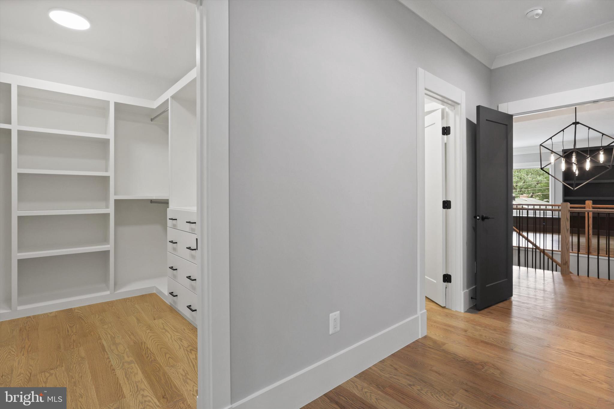 VIENNA WOODS - Residential