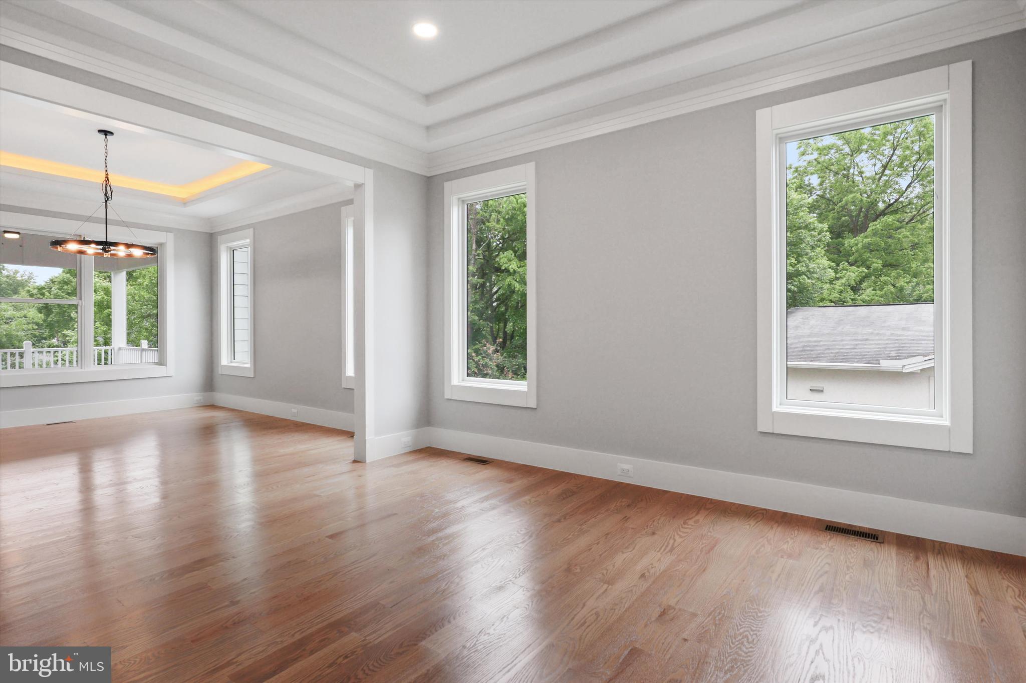 VIENNA WOODS - Residential