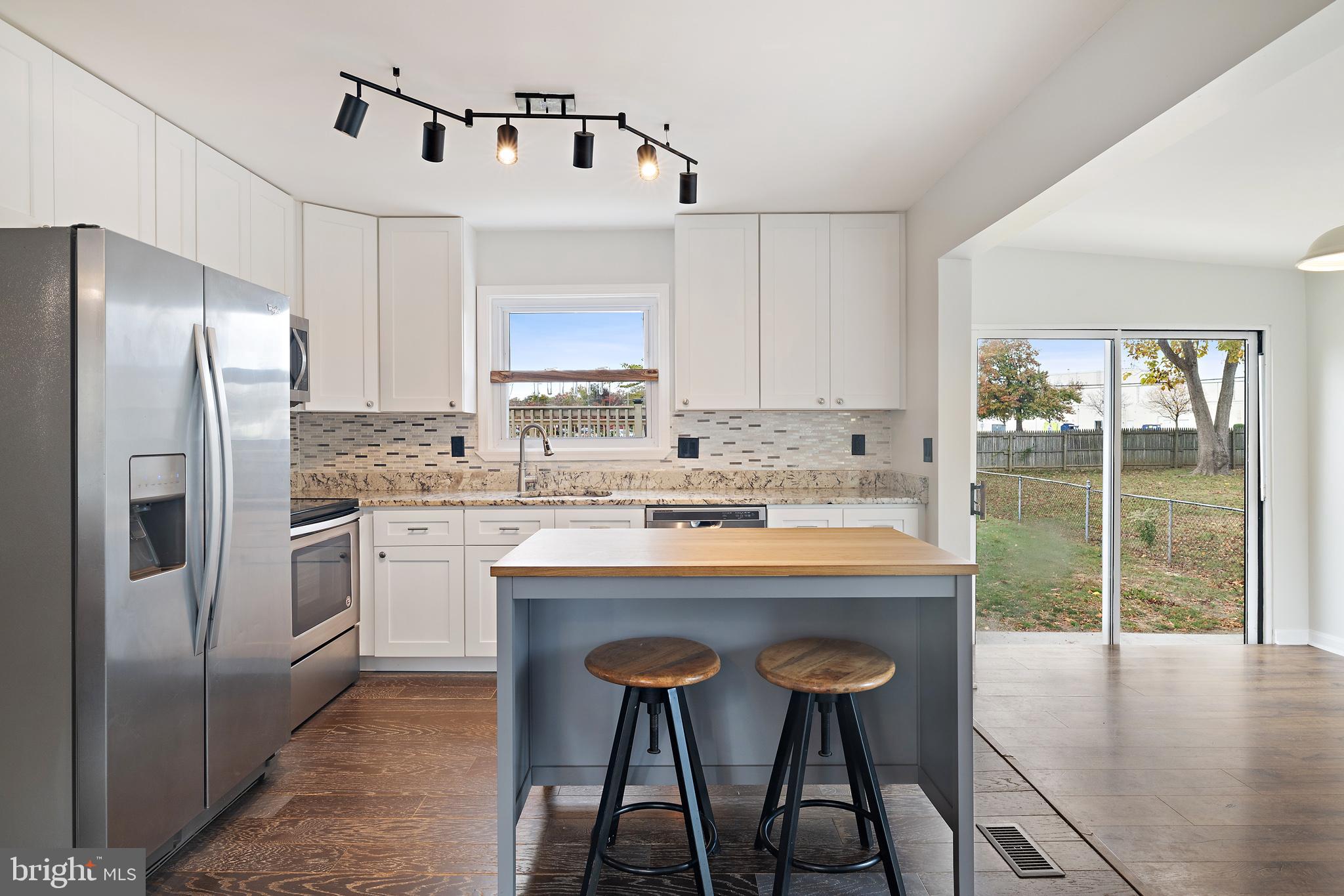 OAKRIDGE - Residential