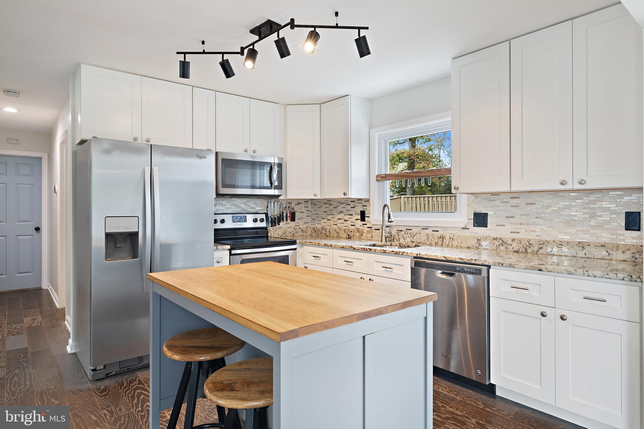 OAKRIDGE - Residential