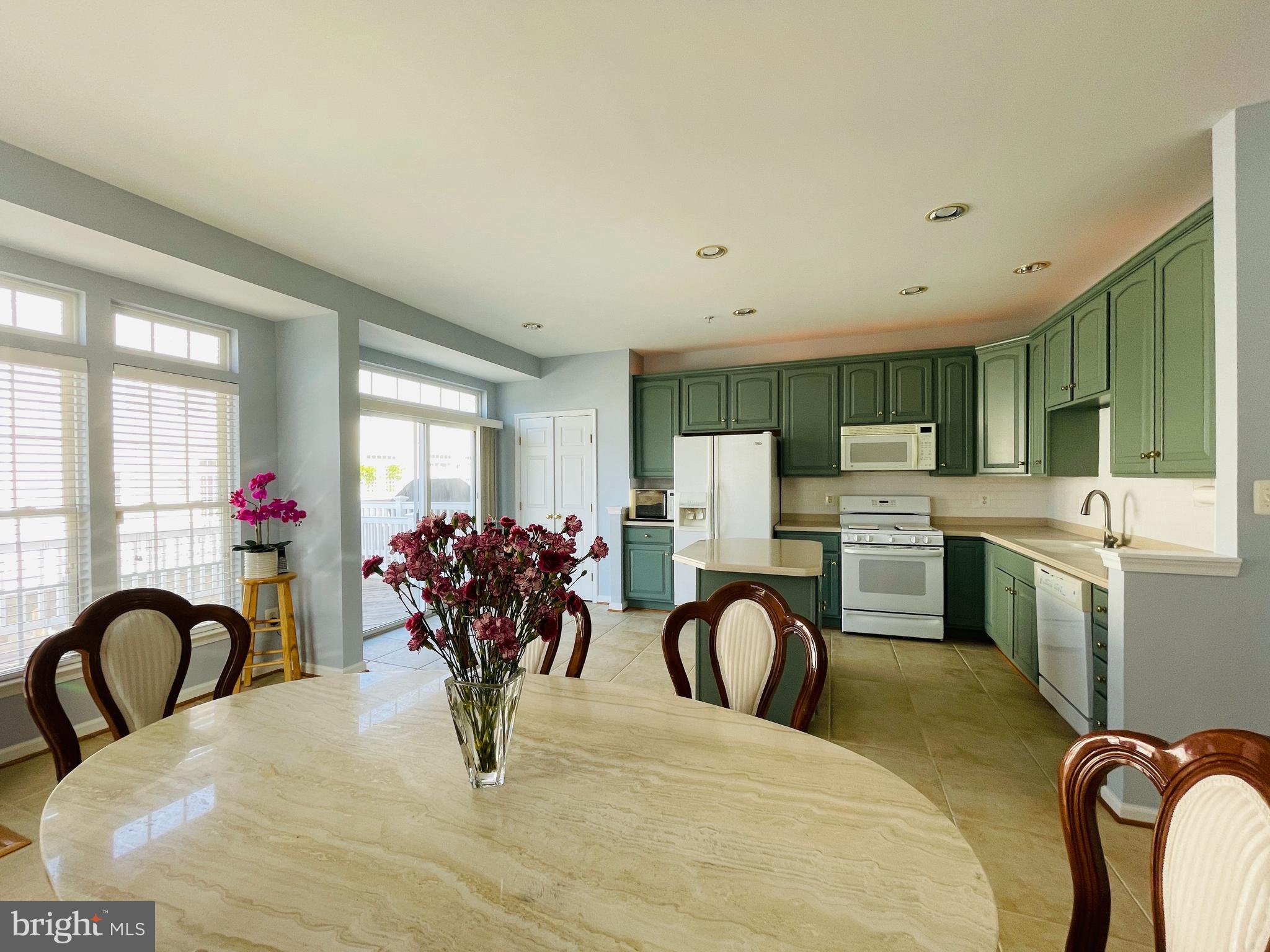 LAKELANDS - Residential