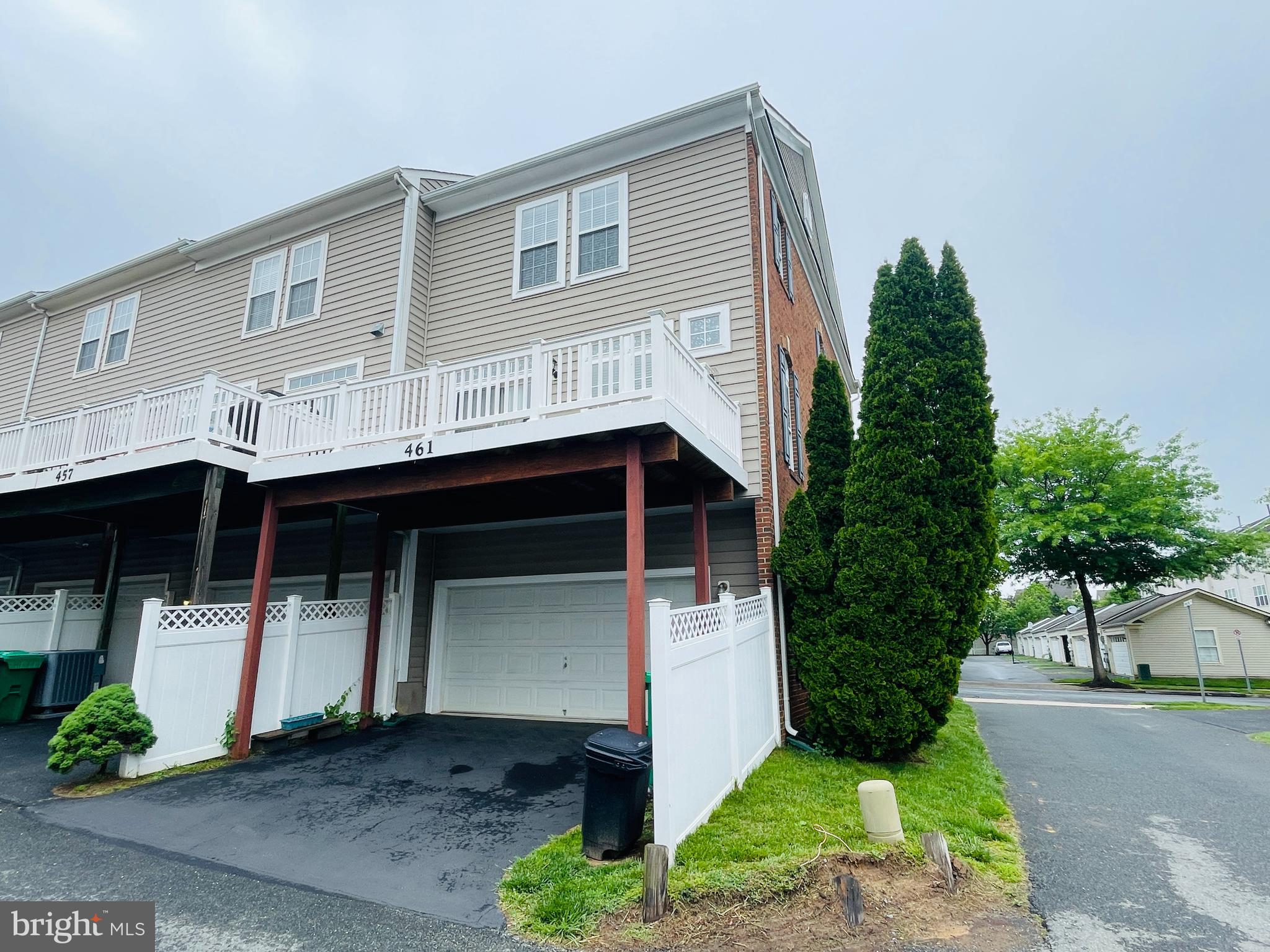 LAKELANDS - Residential