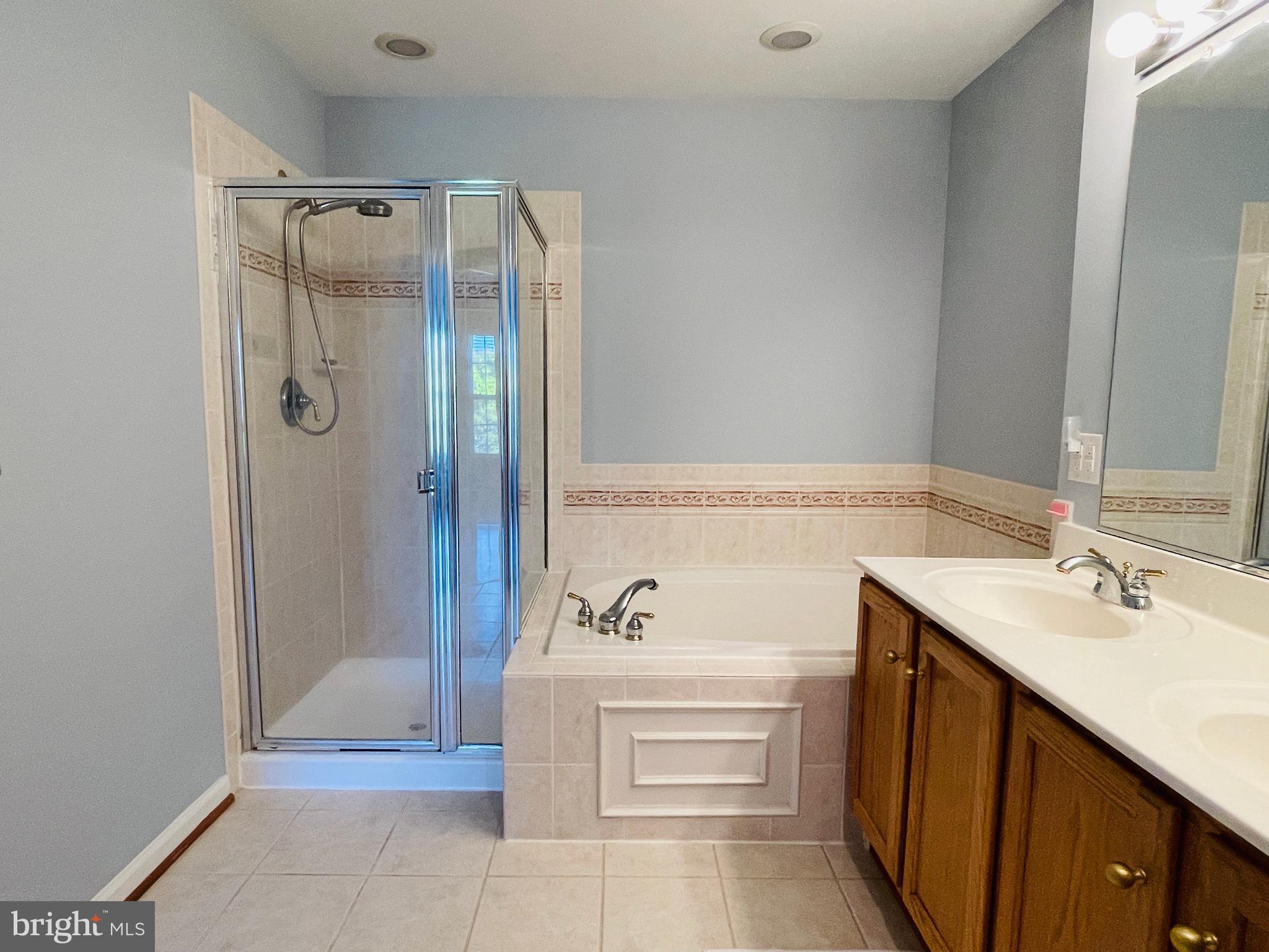 LAKELANDS - Residential