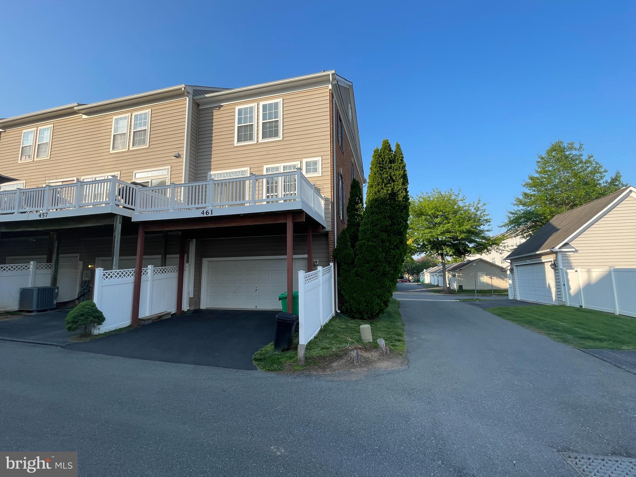 LAKELANDS - Residential