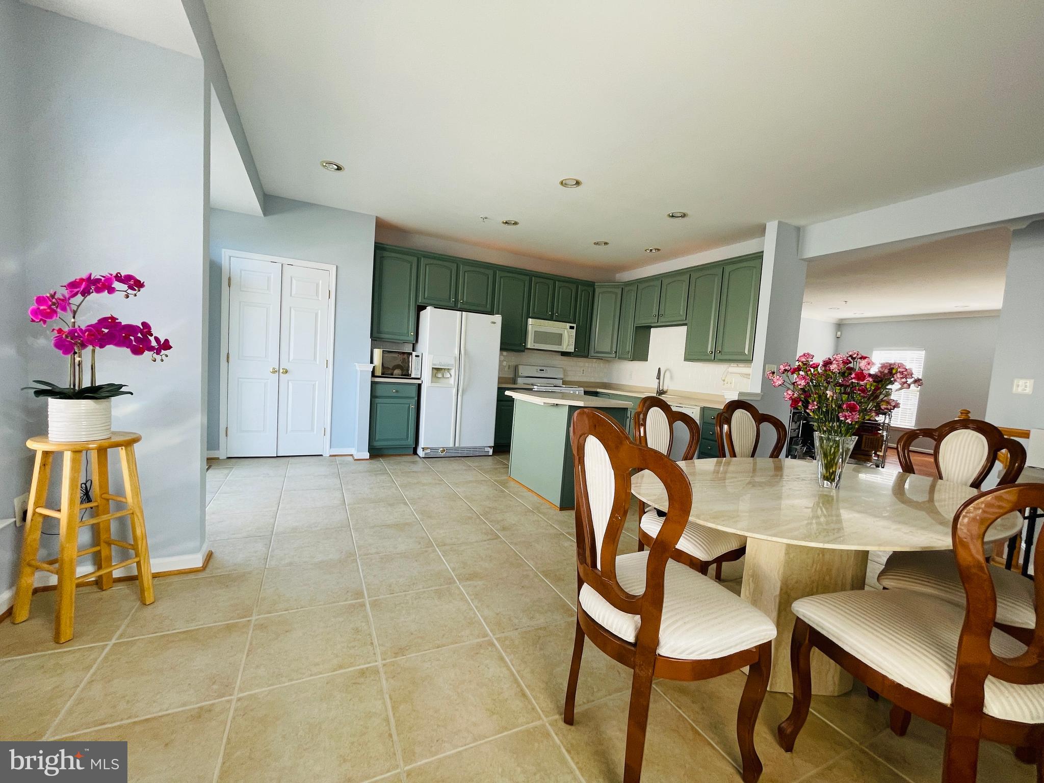 LAKELANDS - Residential