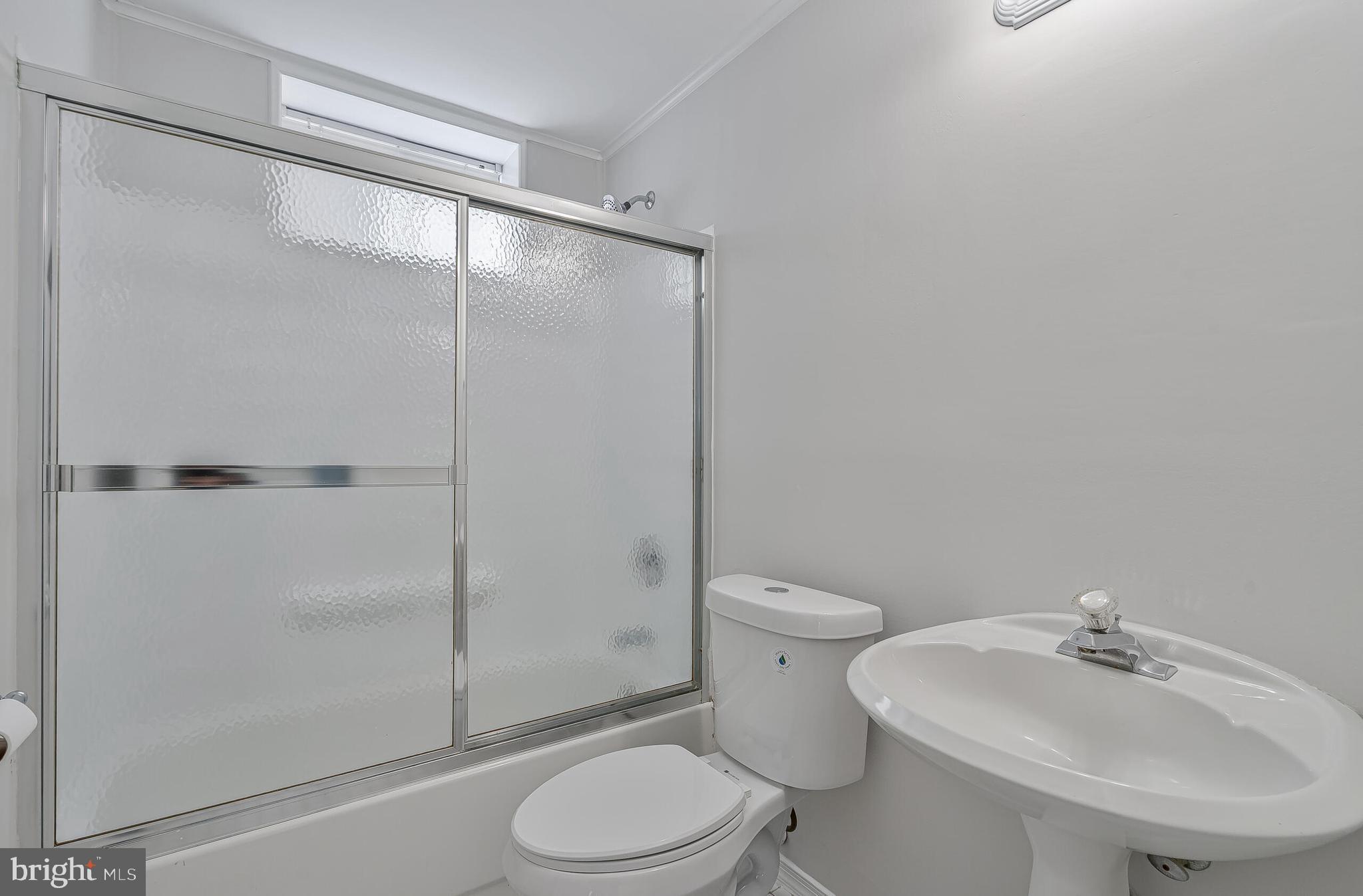 WESTWOOD ESTATES - Residential Lease