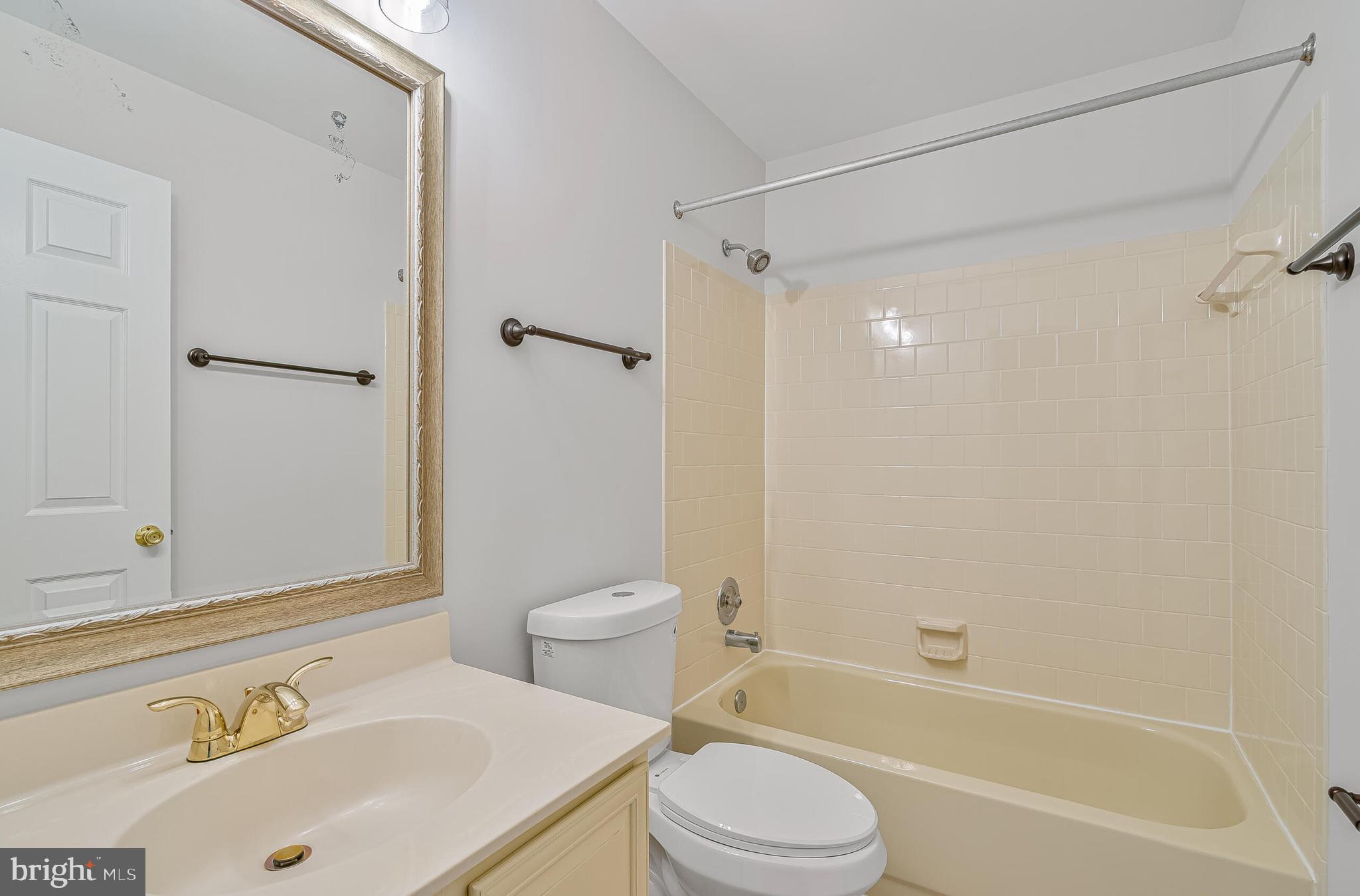 WESTWOOD ESTATES - Residential Lease