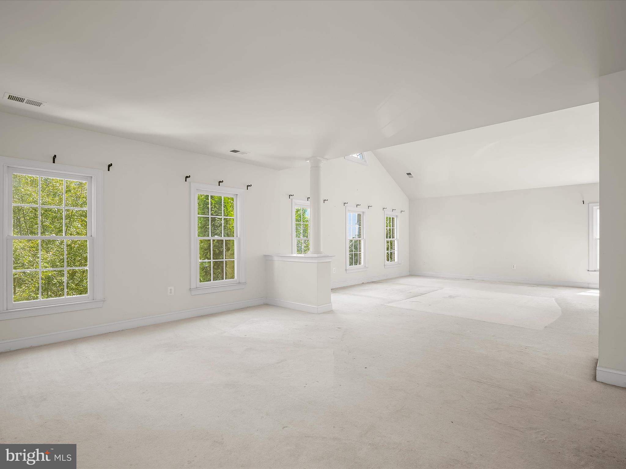 KINGS CROSSING - Residential