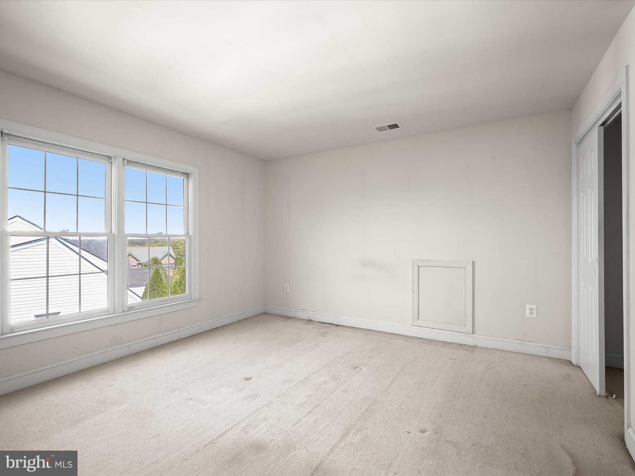 KINGS CROSSING - Residential