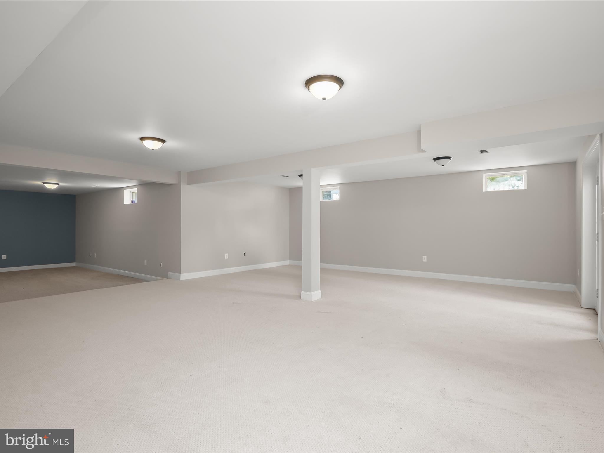 KINGS CROSSING - Residential